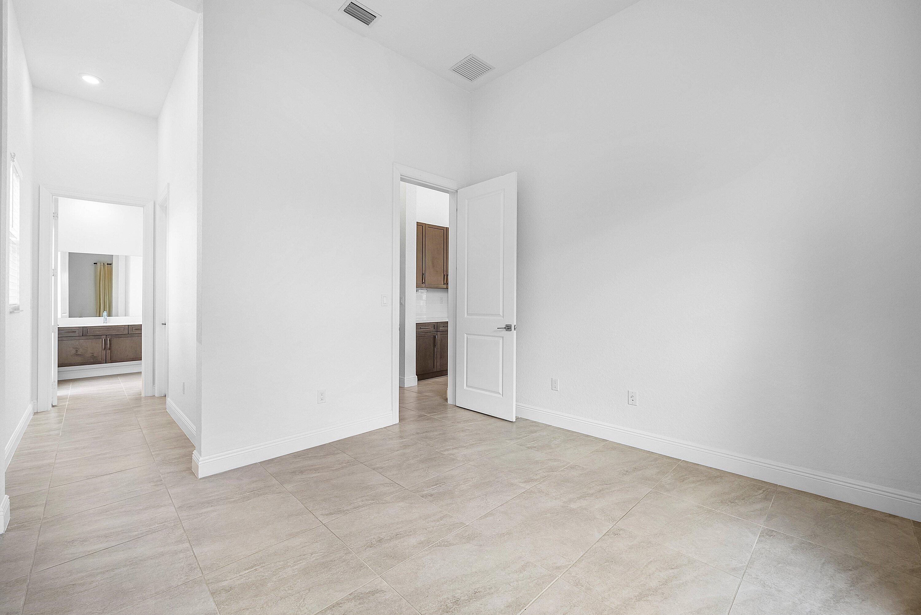 12035 N Baypoint Parkland, FL 33076