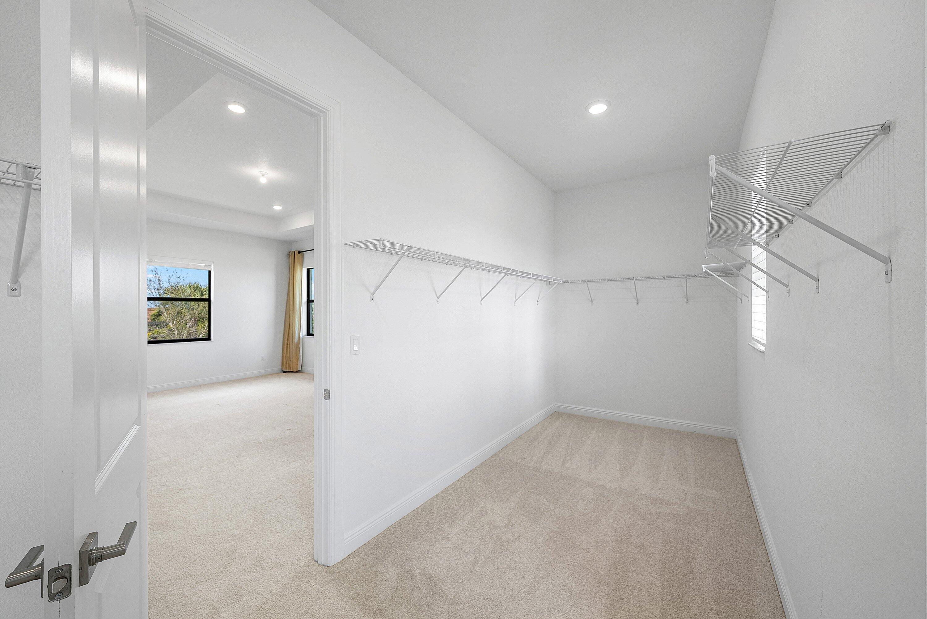 12035 N Baypoint Parkland, FL 33076