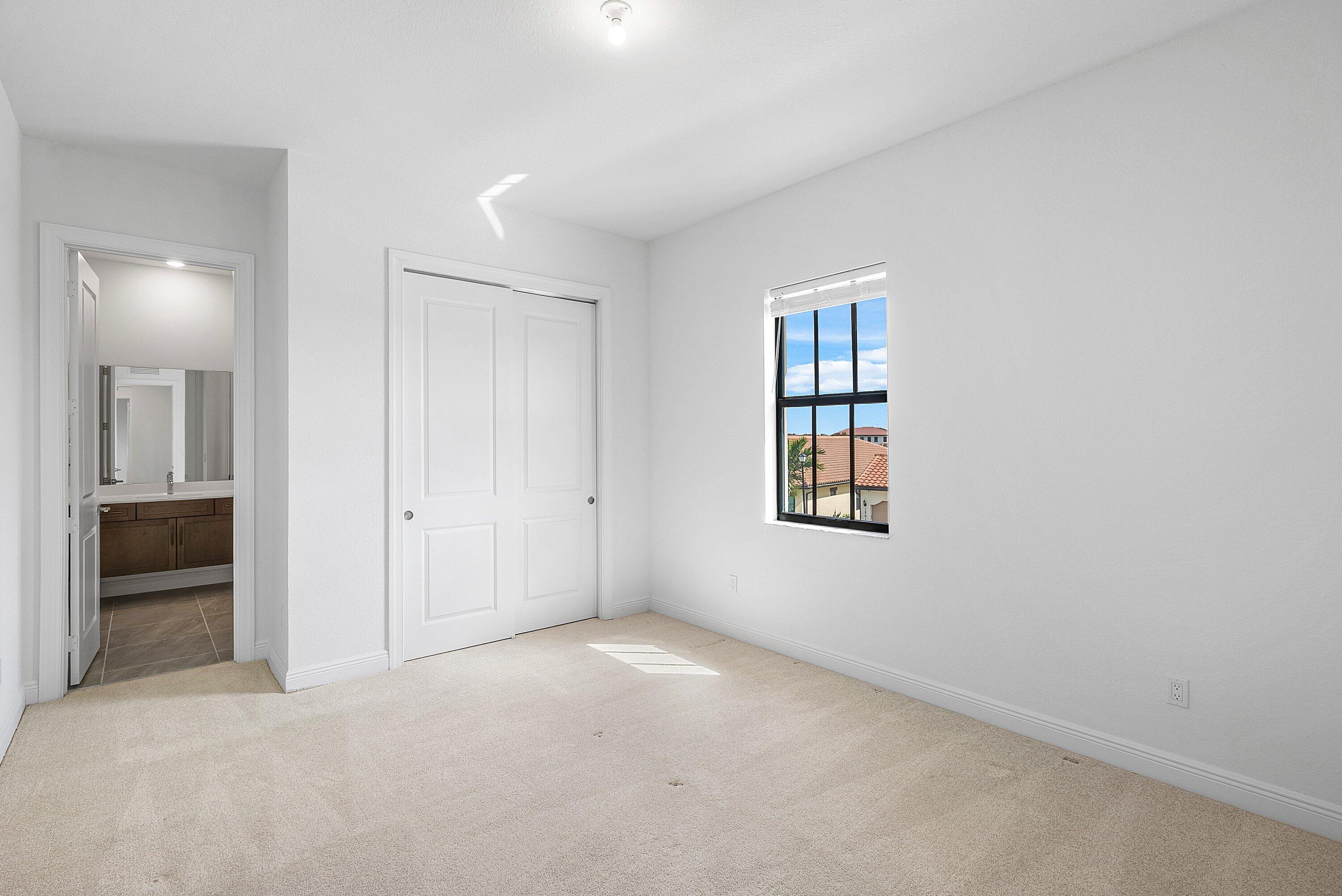 12035 N Baypoint Parkland, FL 33076