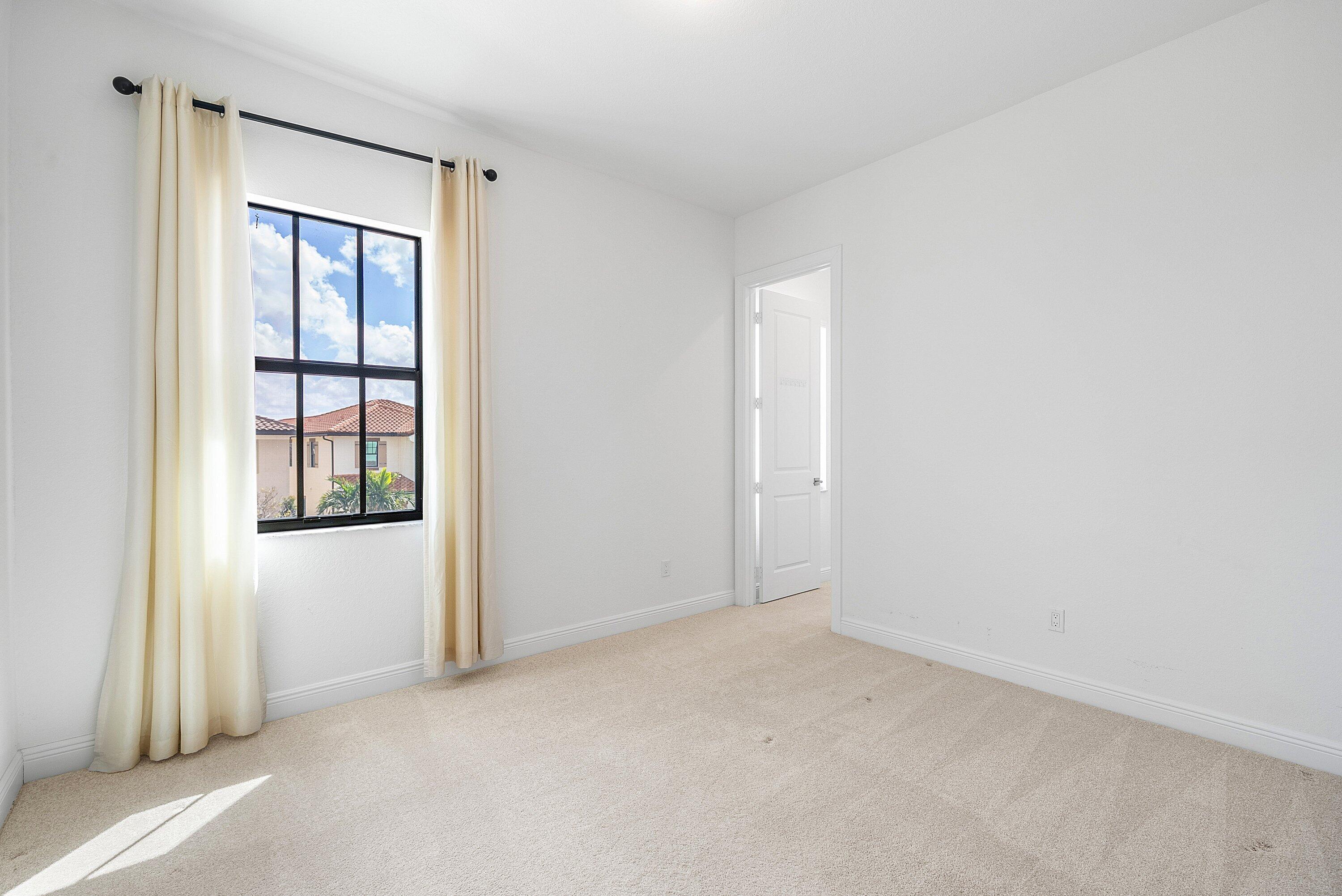 12035 N Baypoint Parkland, FL 33076