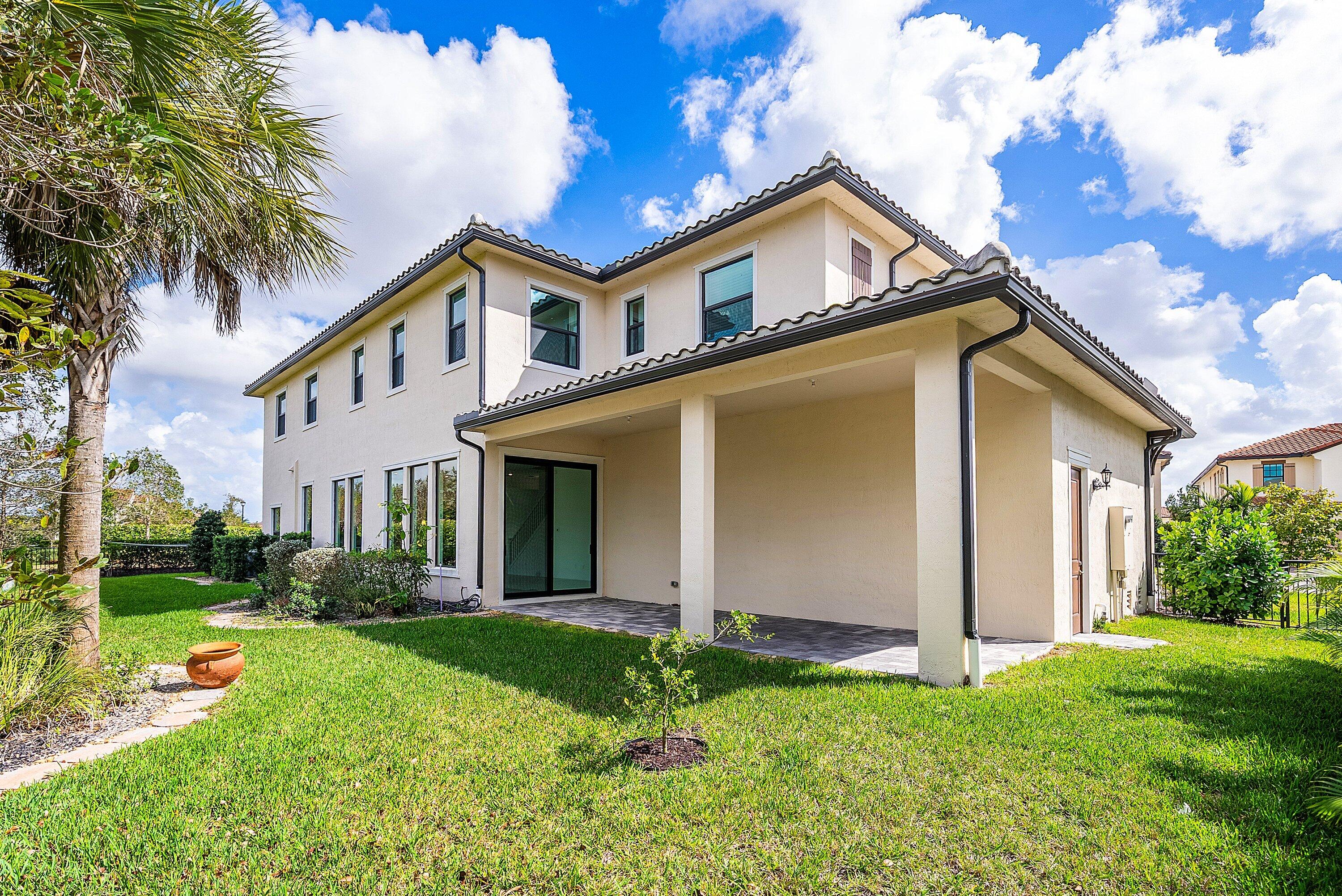 12035 N Baypoint Parkland, FL 33076