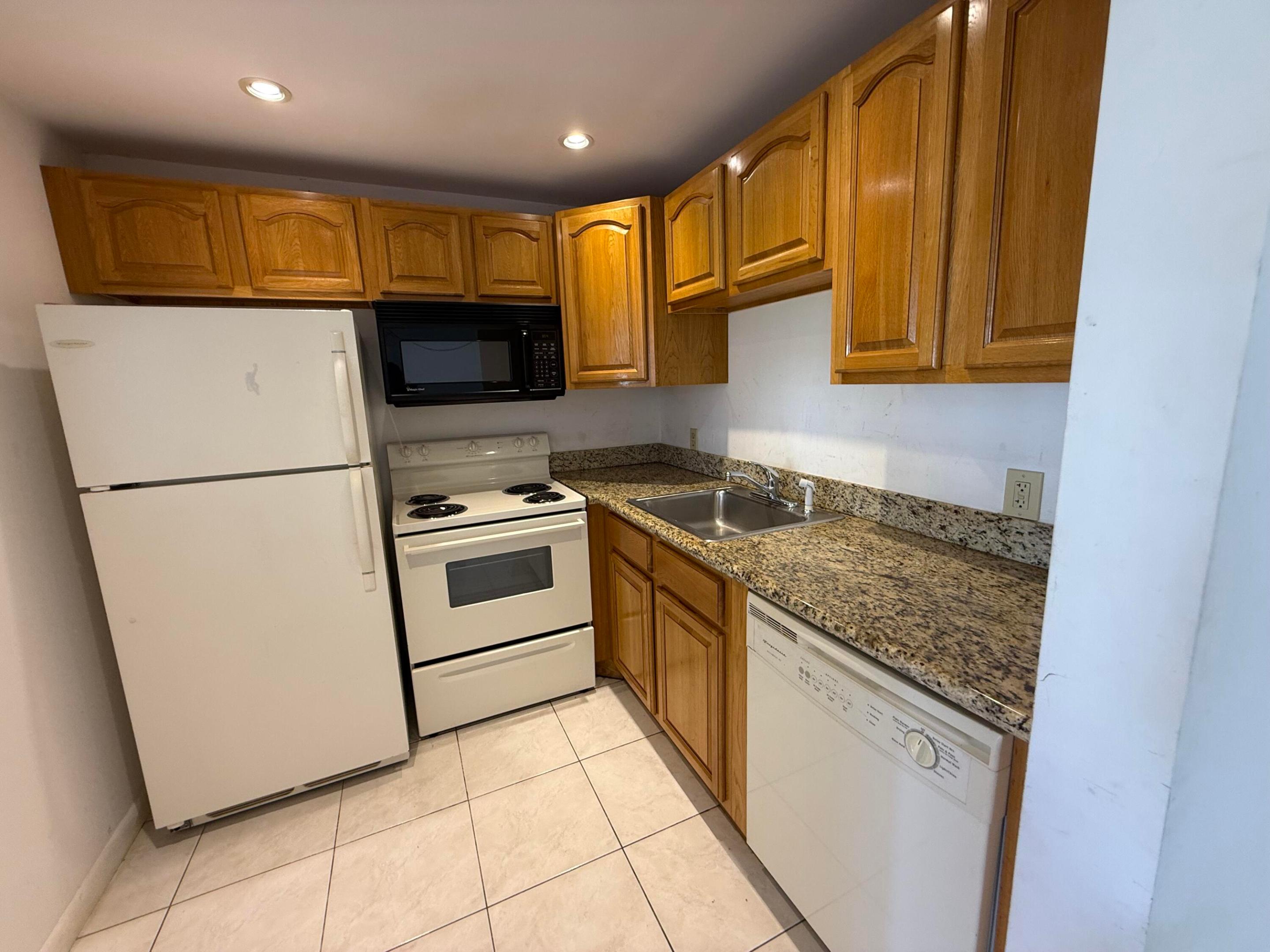 13 Dorset A Boca Raton, FL 33434