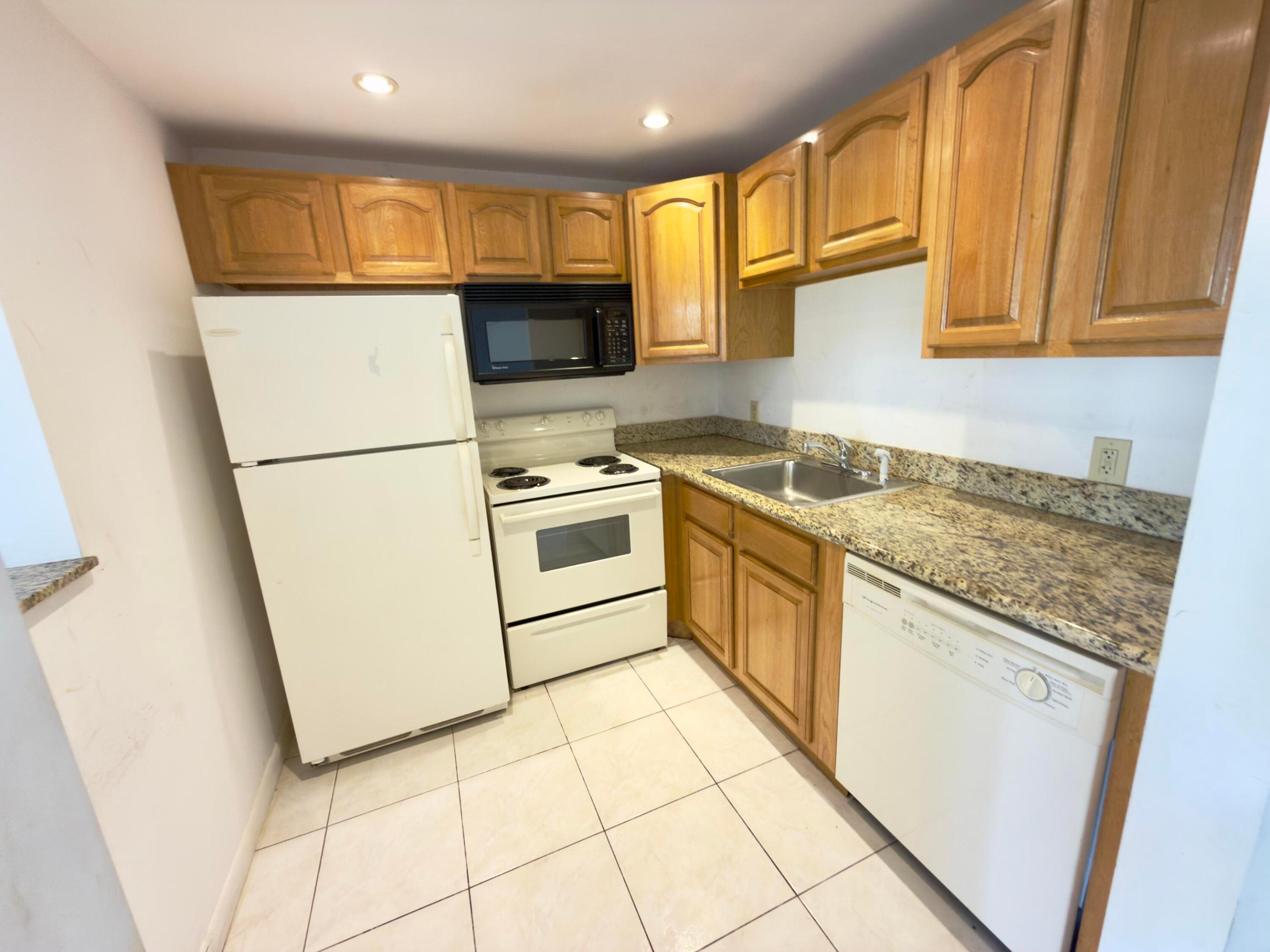 13 Dorset A Boca Raton, FL 33434