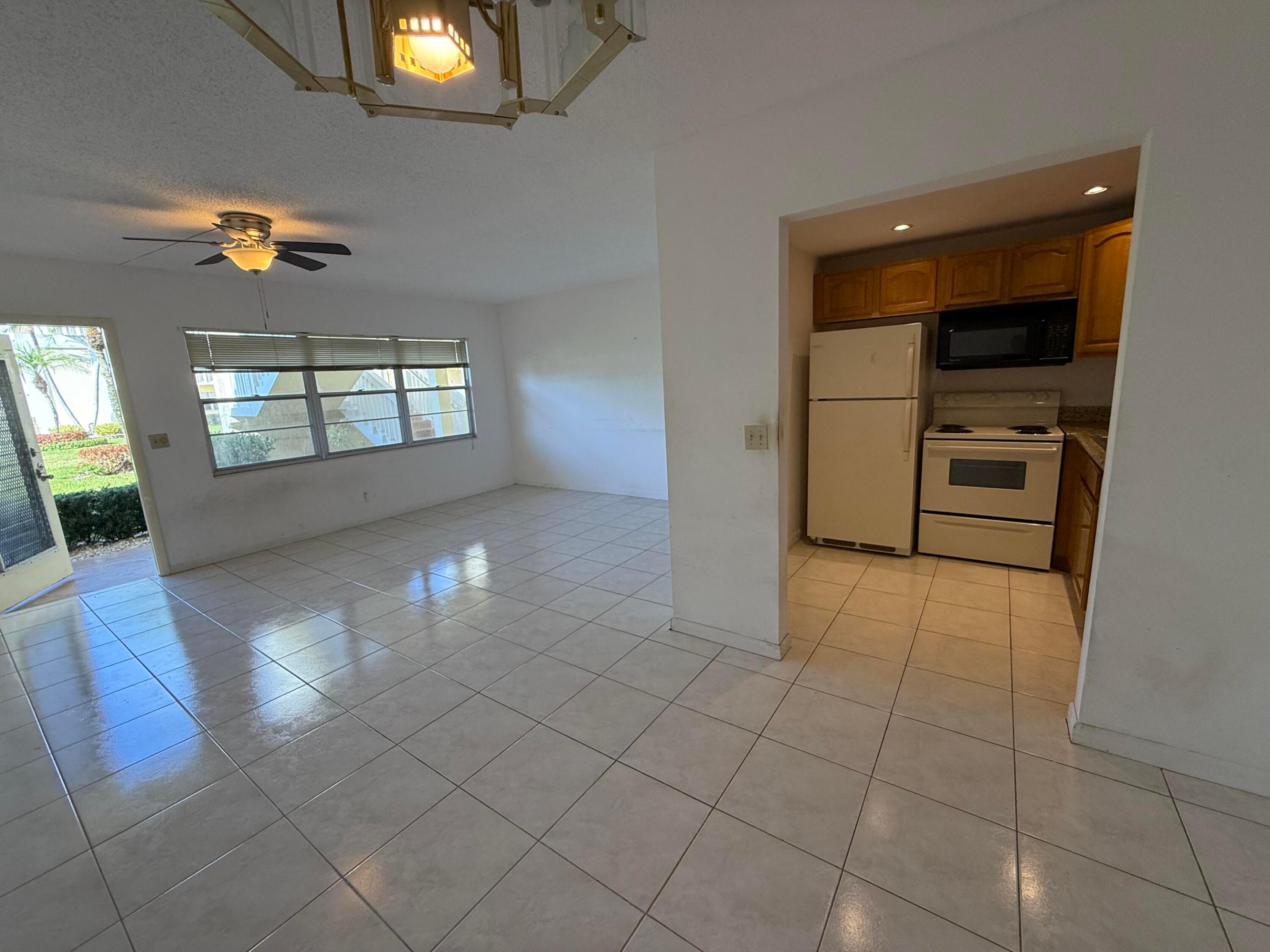 13 Dorset A Boca Raton, FL 33434