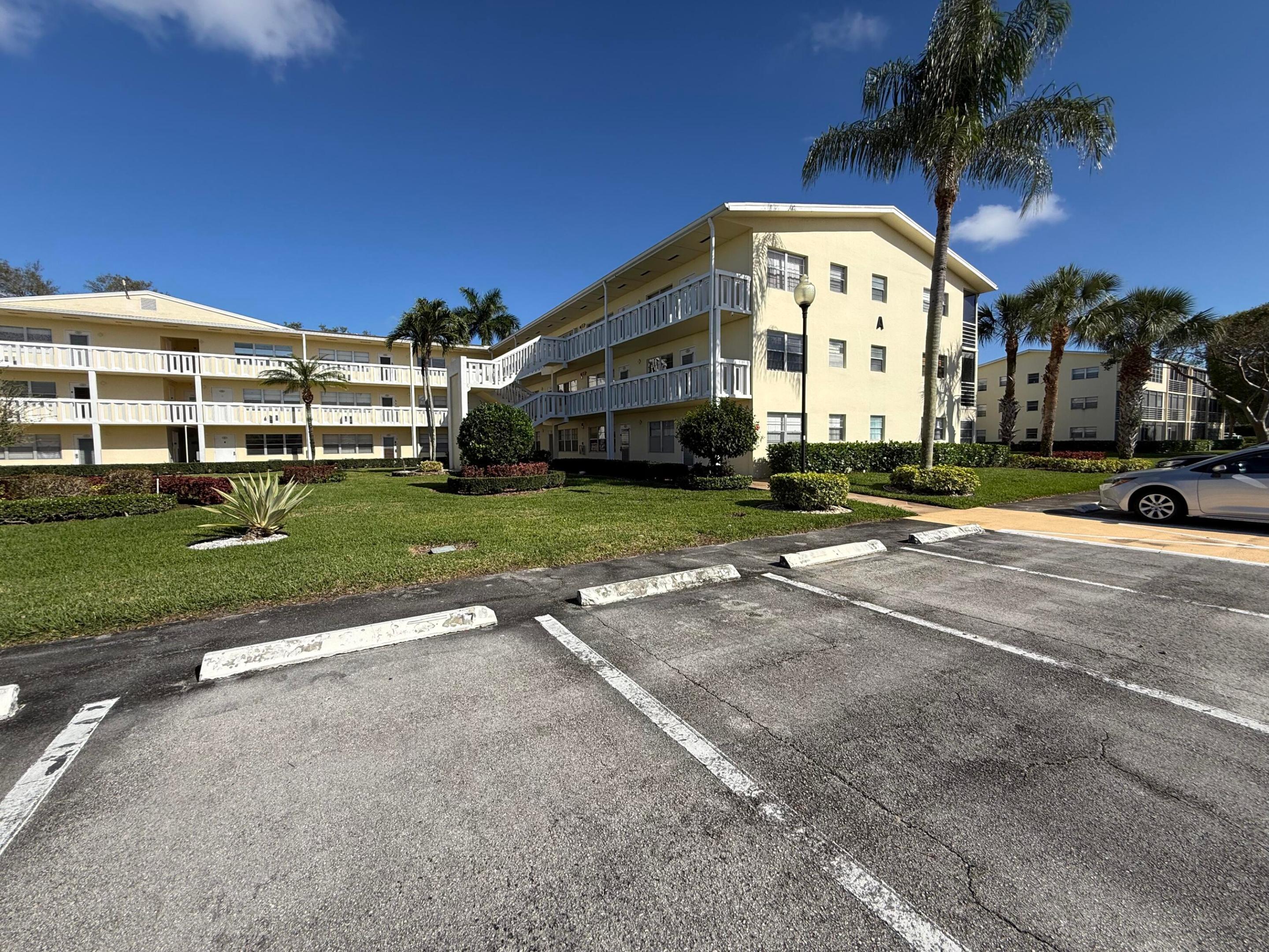 13 Dorset A Boca Raton, FL 33434