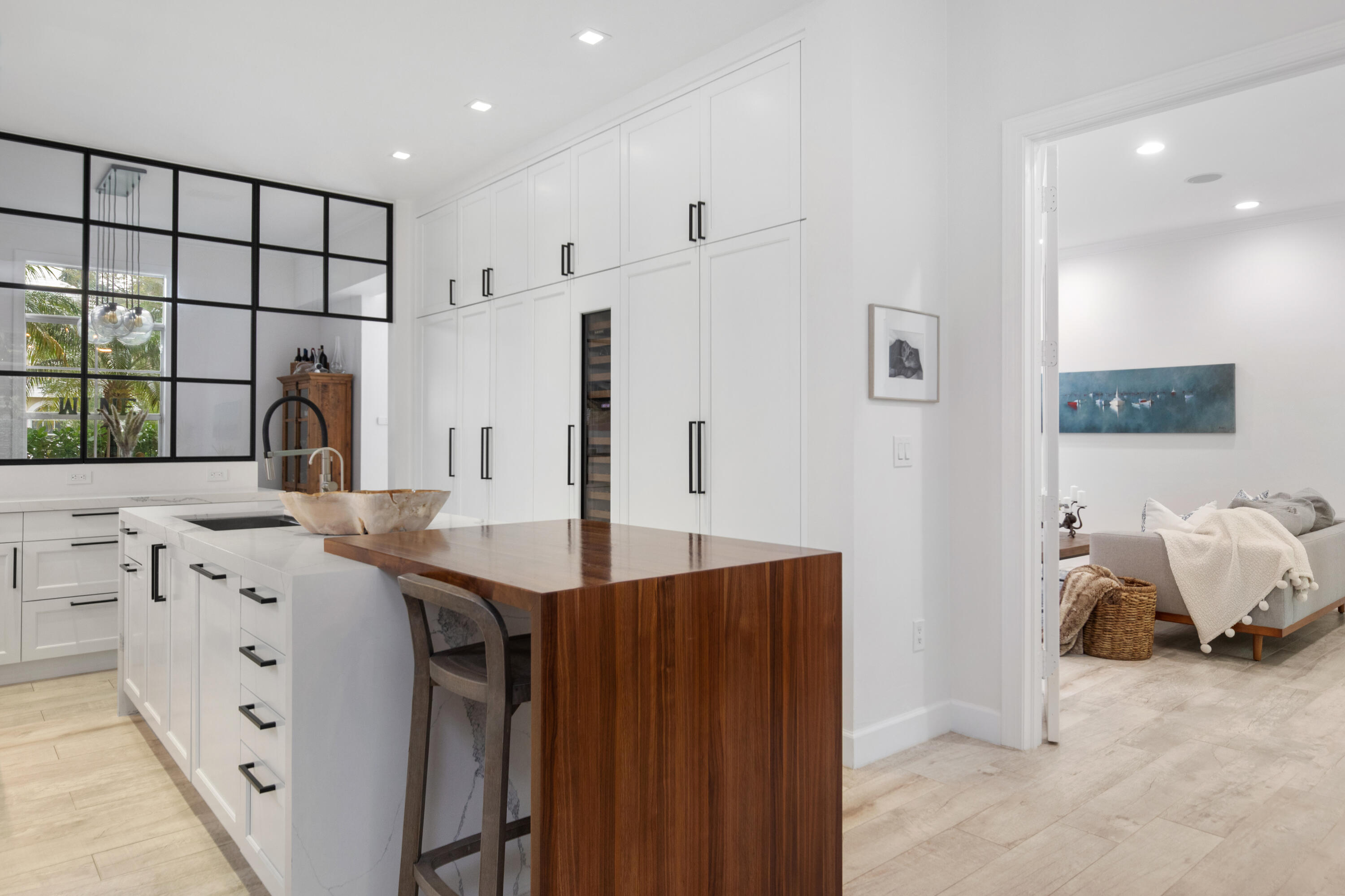 24 Grand Bay Estates Key Biscayne, FL 33149