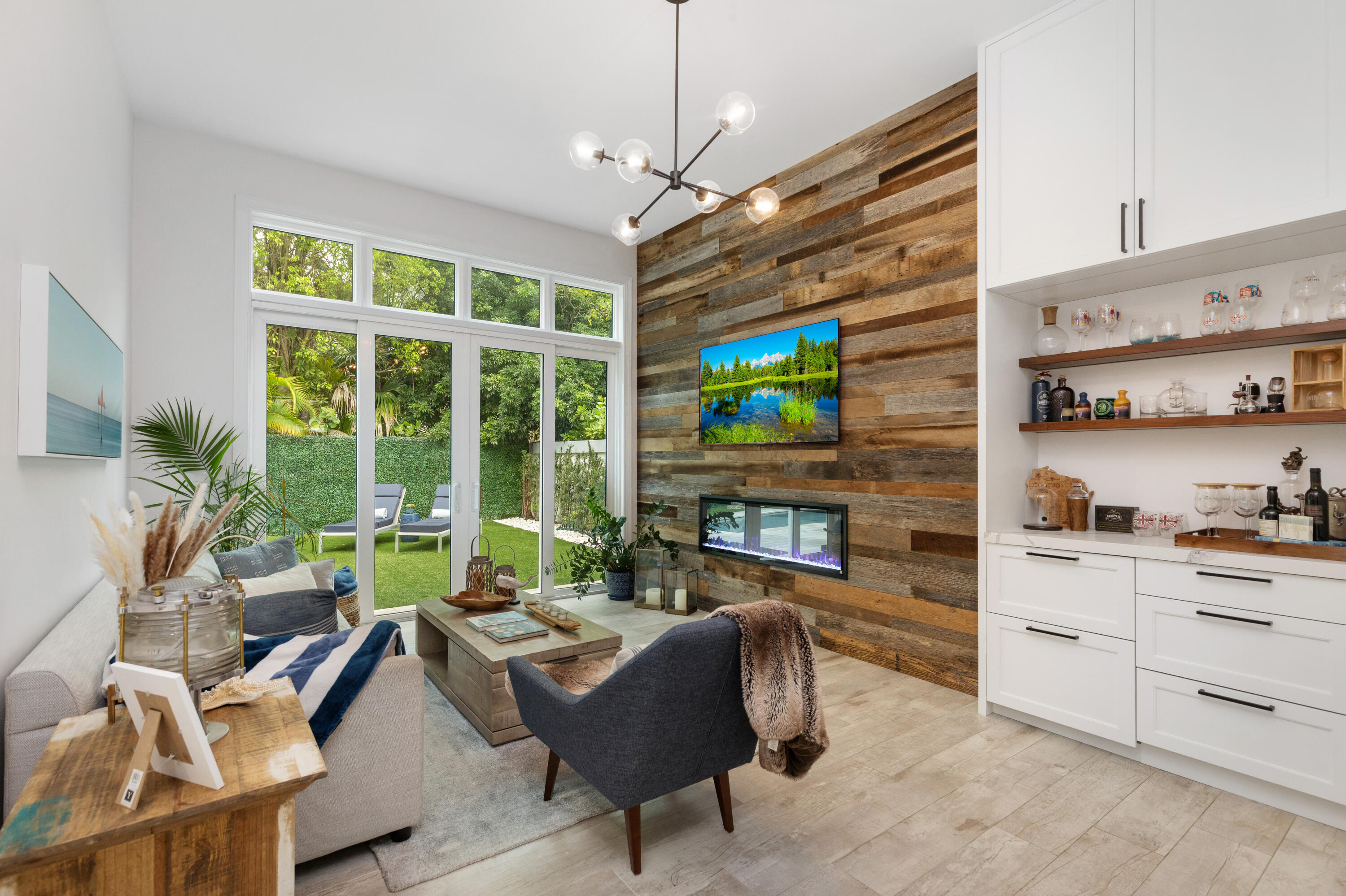 24 Grand Bay Estates Key Biscayne, FL 33149