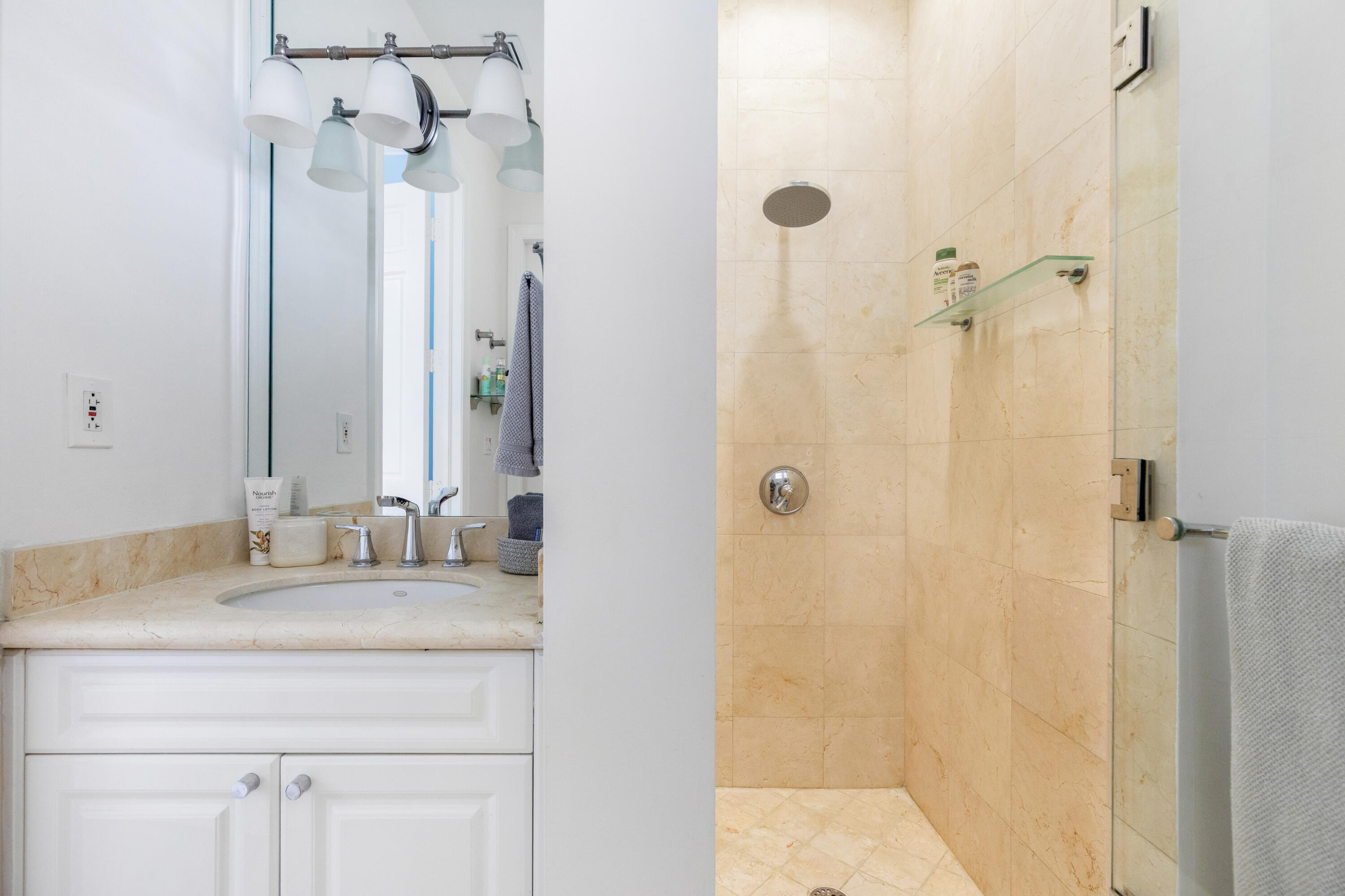 24 Grand Bay Estates Key Biscayne, FL 33149