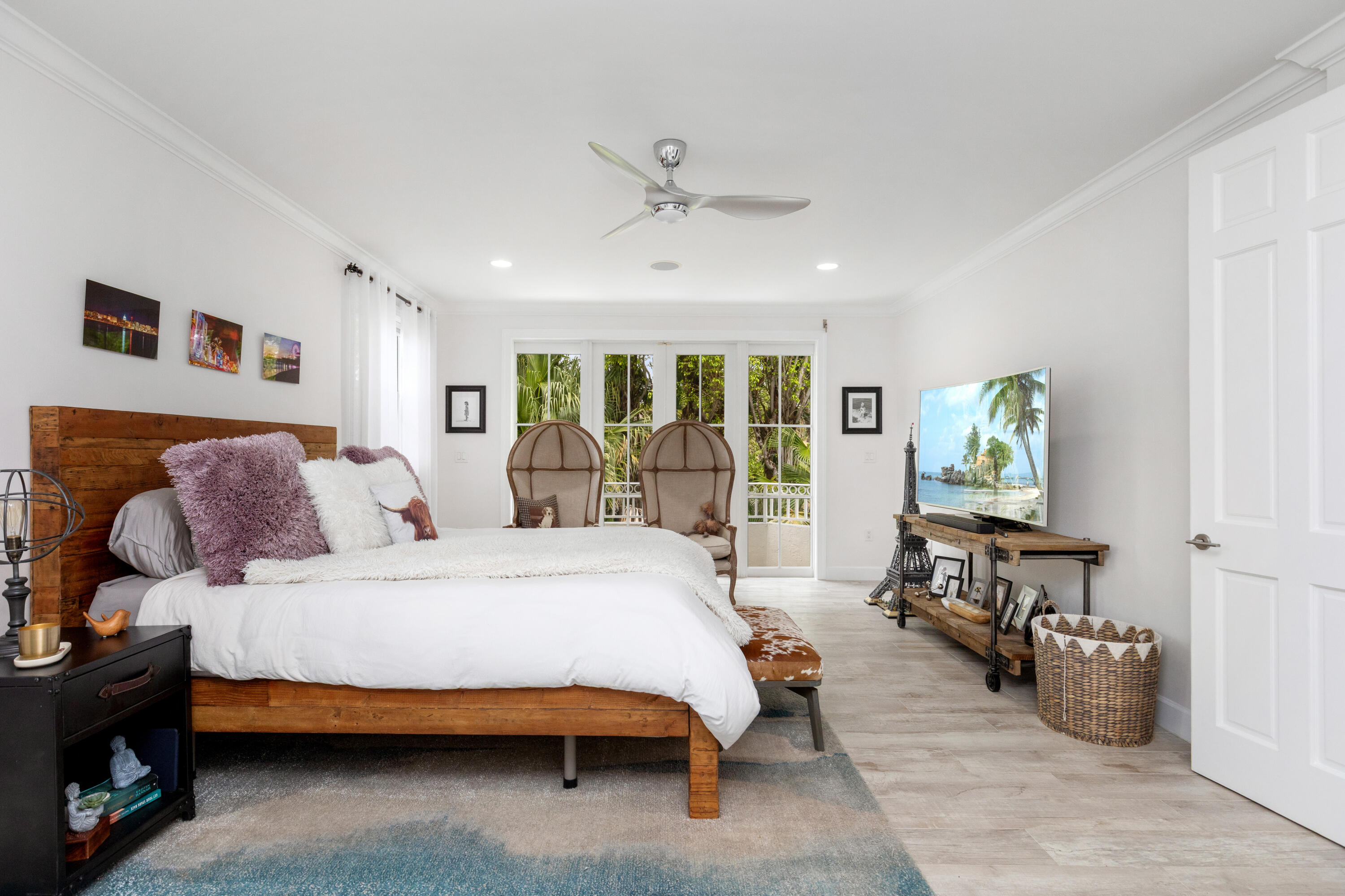 24 Grand Bay Estates Key Biscayne, FL 33149