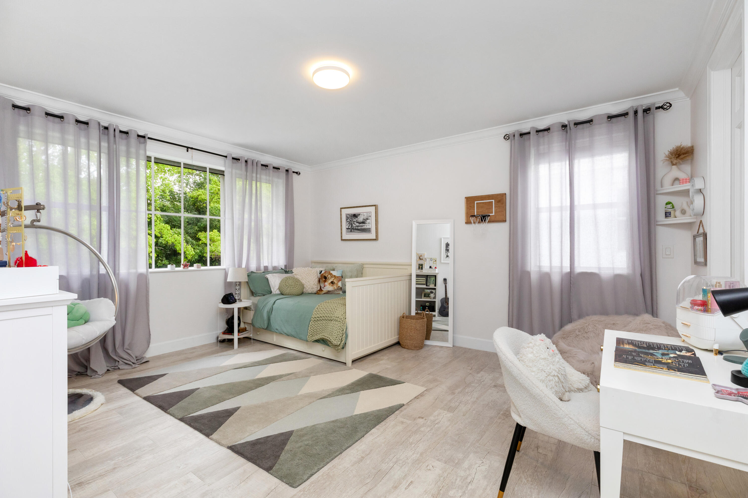 24 Grand Bay Estates Key Biscayne, FL 33149