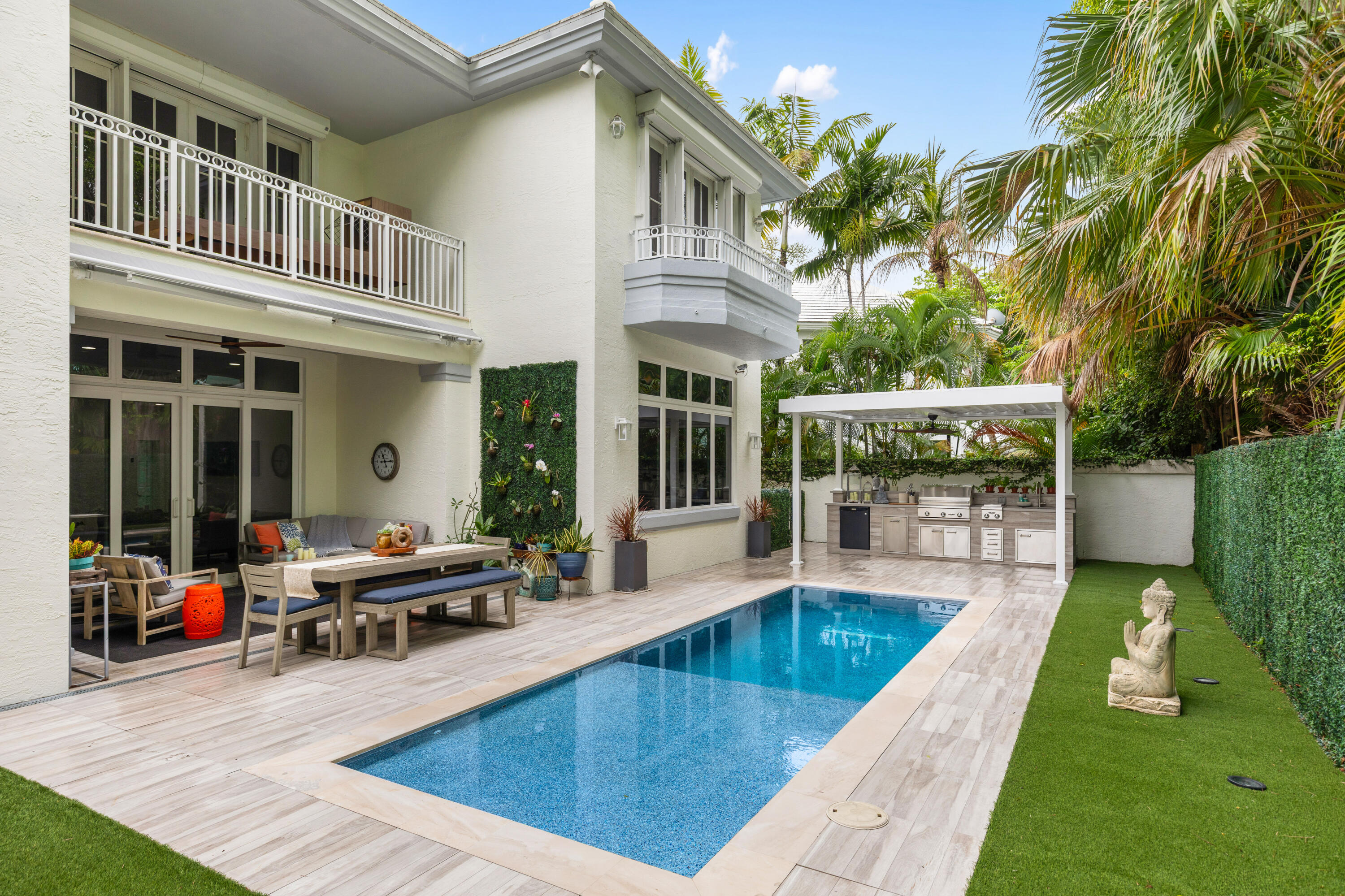 24 Grand Bay Estates Key Biscayne, FL 33149