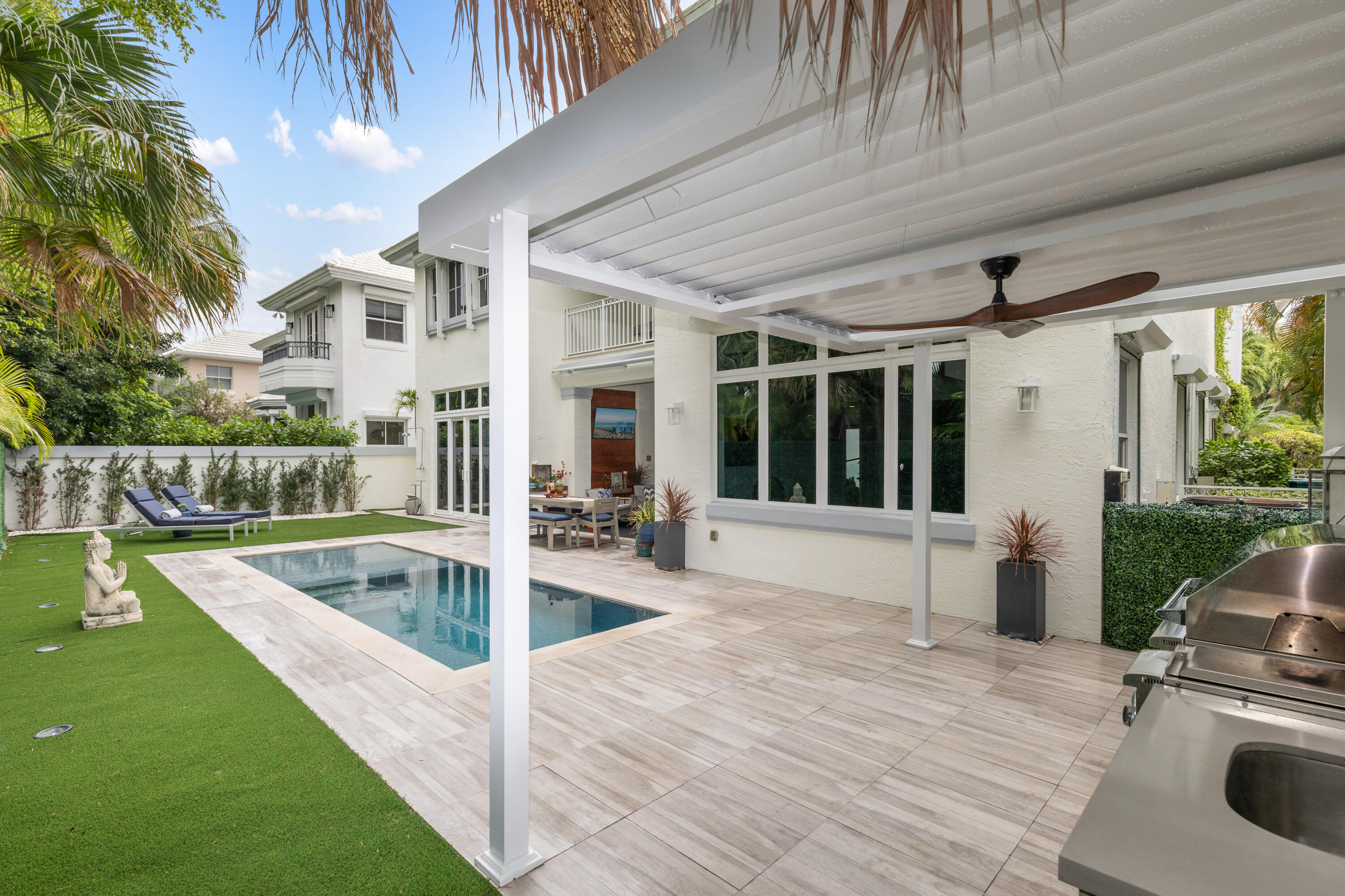 24 Grand Bay Estates Key Biscayne, FL 33149