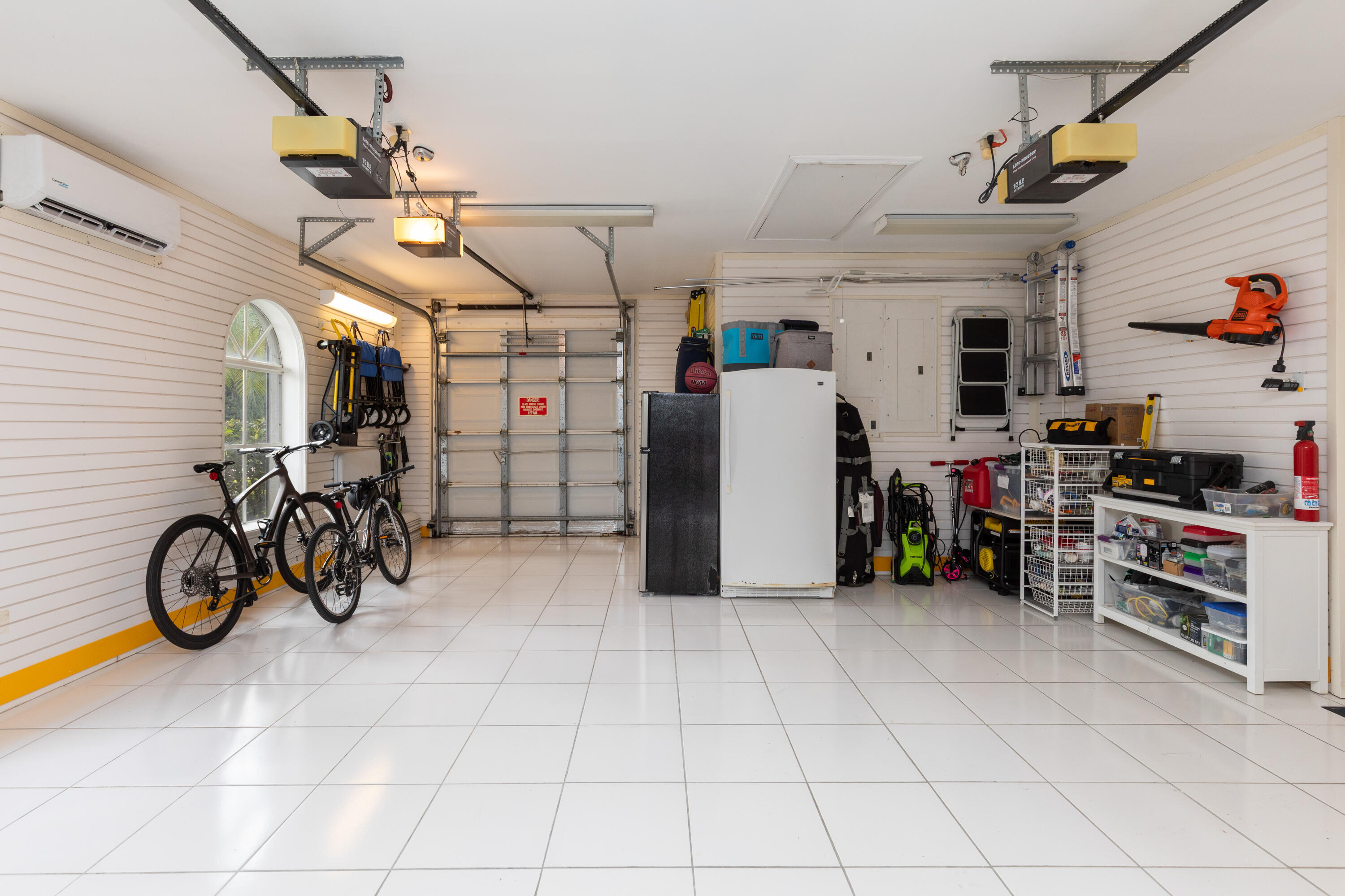 24 Grand Bay Estates Key Biscayne, FL 33149