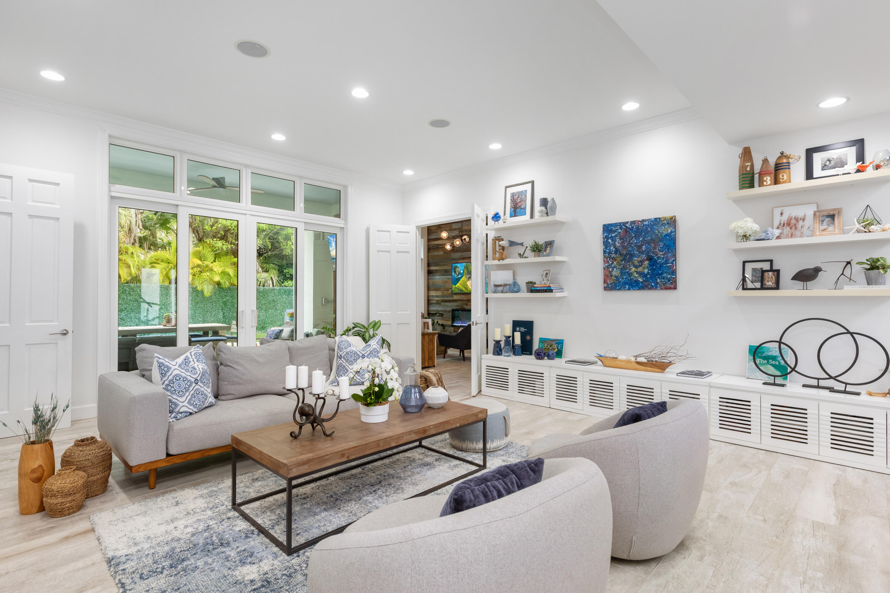 24 Grand Bay Estates Key Biscayne, FL 33149