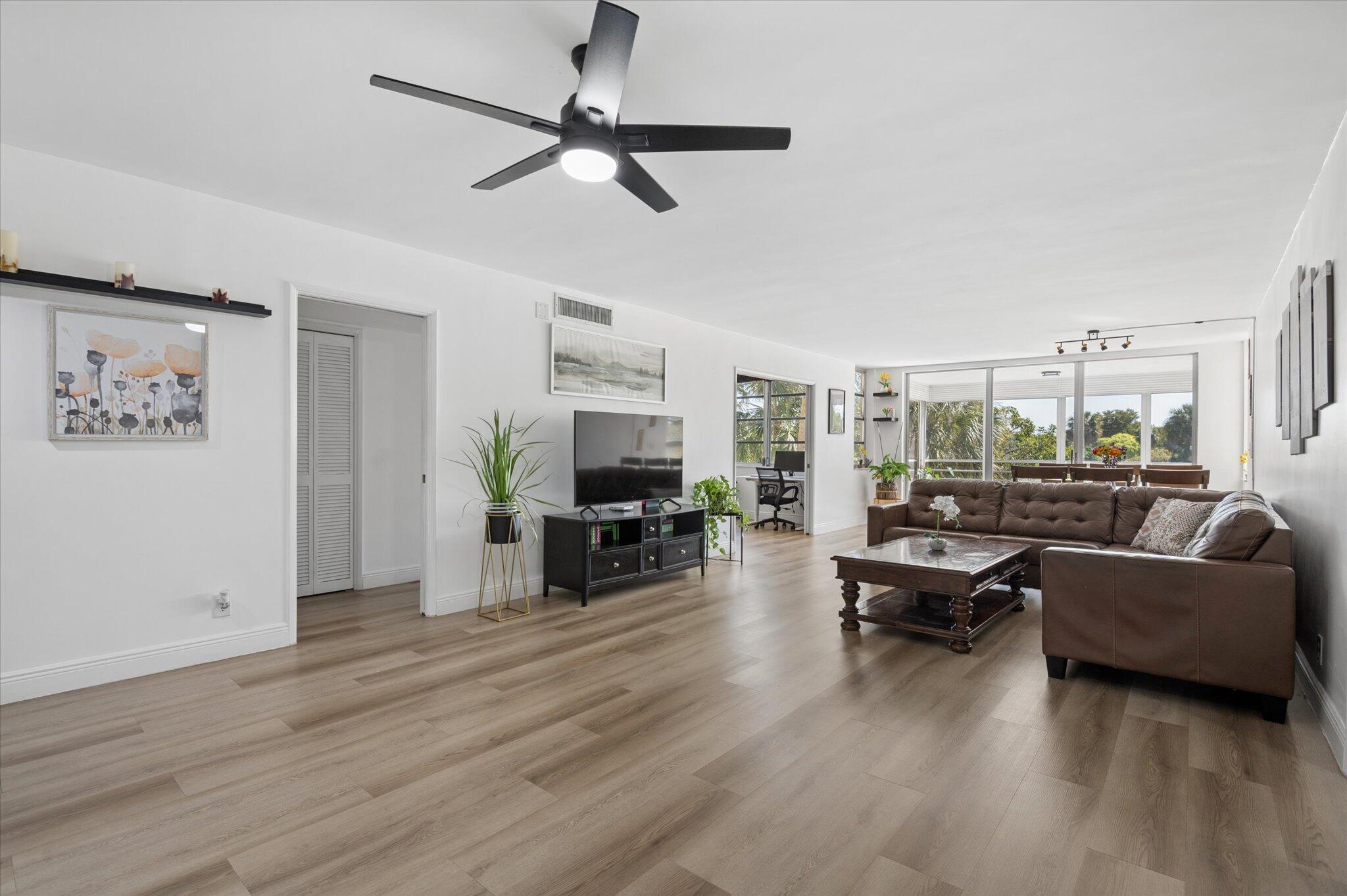 804 Cypress Grv #308