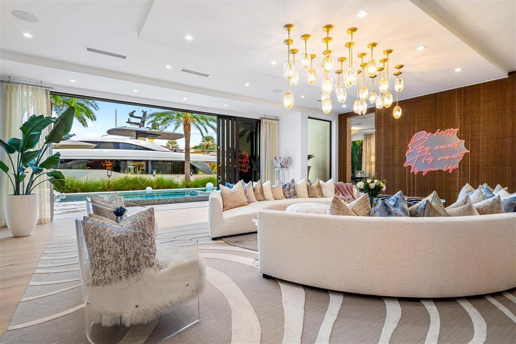 70 Isla Bahia Fort Lauderdale, FL 33316