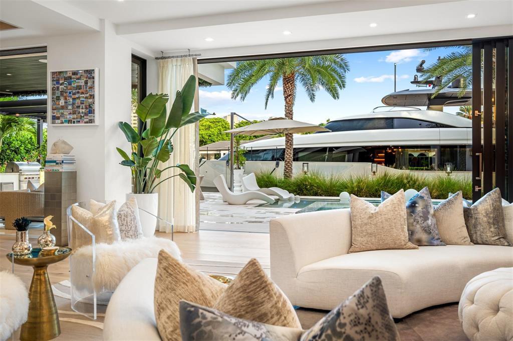 70 Isla Bahia Fort Lauderdale, FL 33316