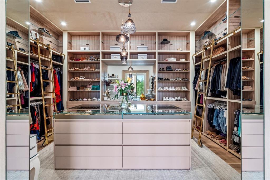 70 Isla Bahia Fort Lauderdale, FL 33316