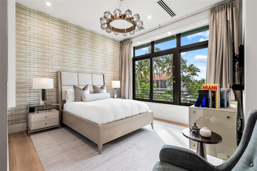 70 Isla Bahia Fort Lauderdale, FL 33316