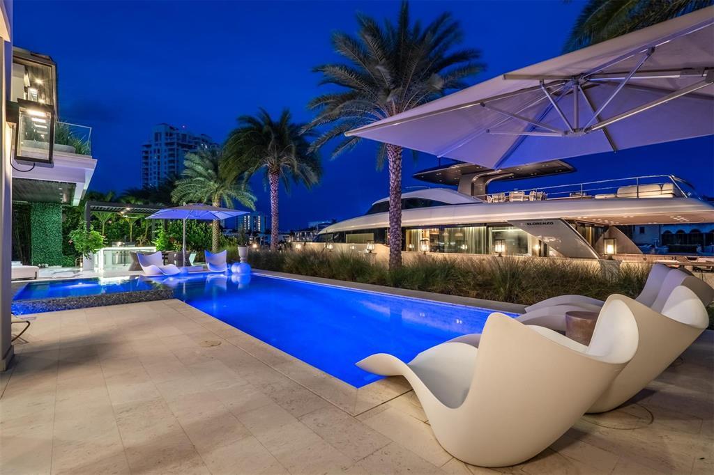 70 Isla Bahia Fort Lauderdale, FL 33316