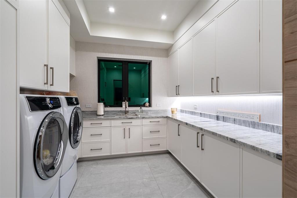 70 Isla Bahia Fort Lauderdale, FL 33316