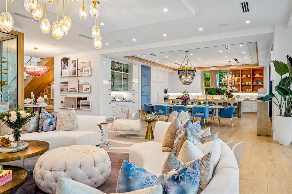 70 Isla Bahia Fort Lauderdale, FL 33316