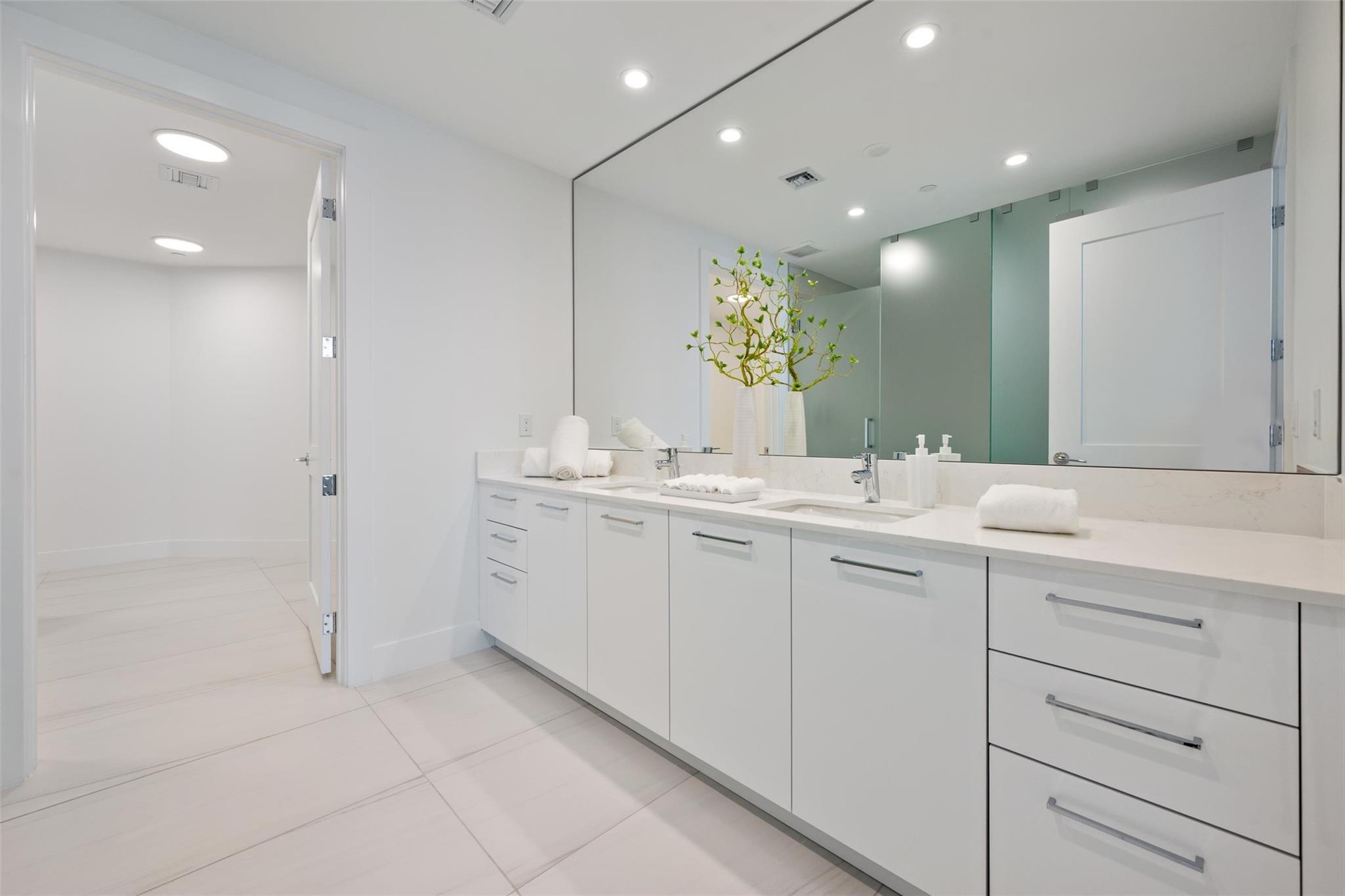 153 N Seabreeze #Unit 1105s Fort Lauderdale, FL 33304