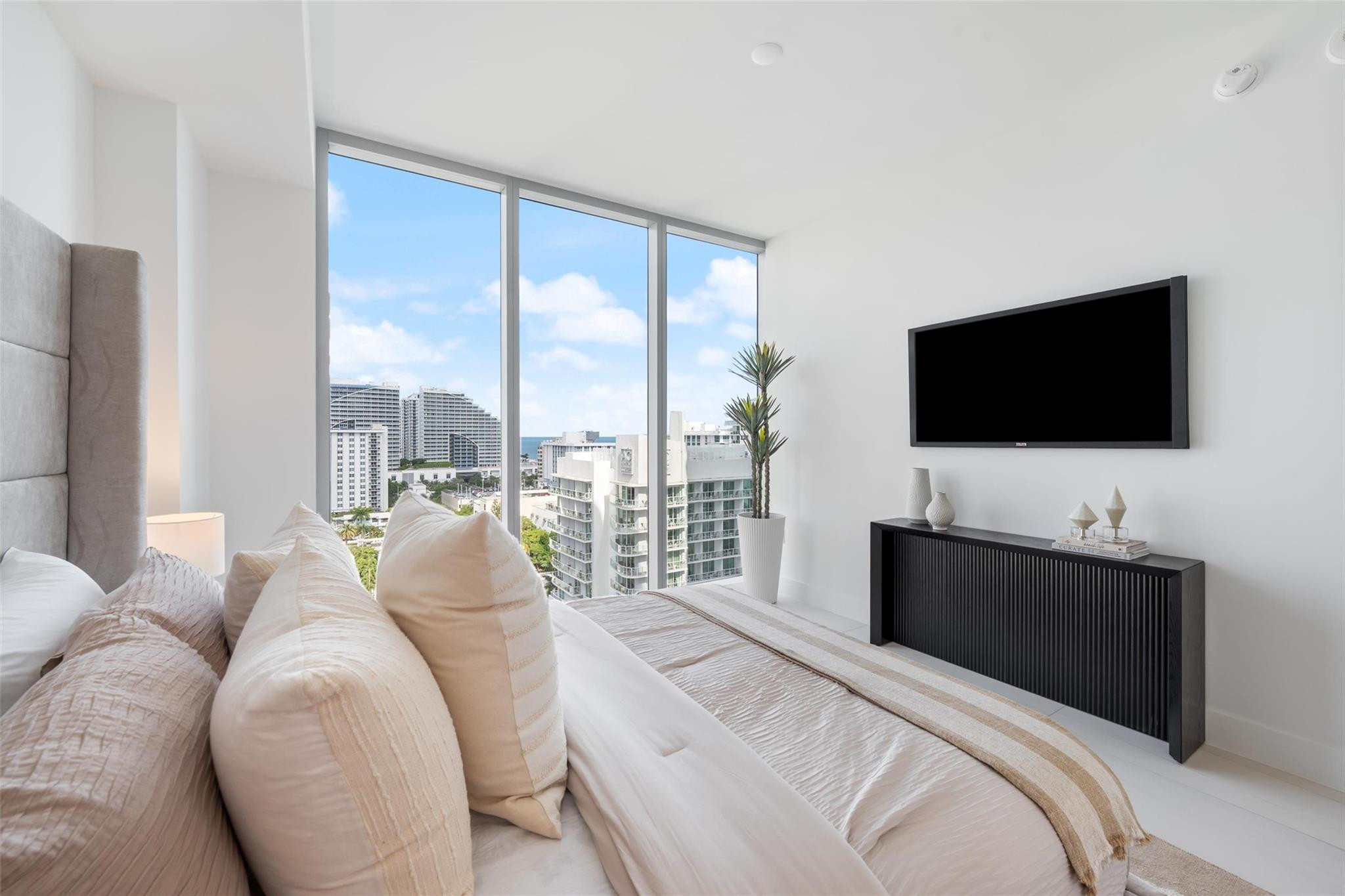 153 N Seabreeze #Unit 1105s Fort Lauderdale, FL 33304