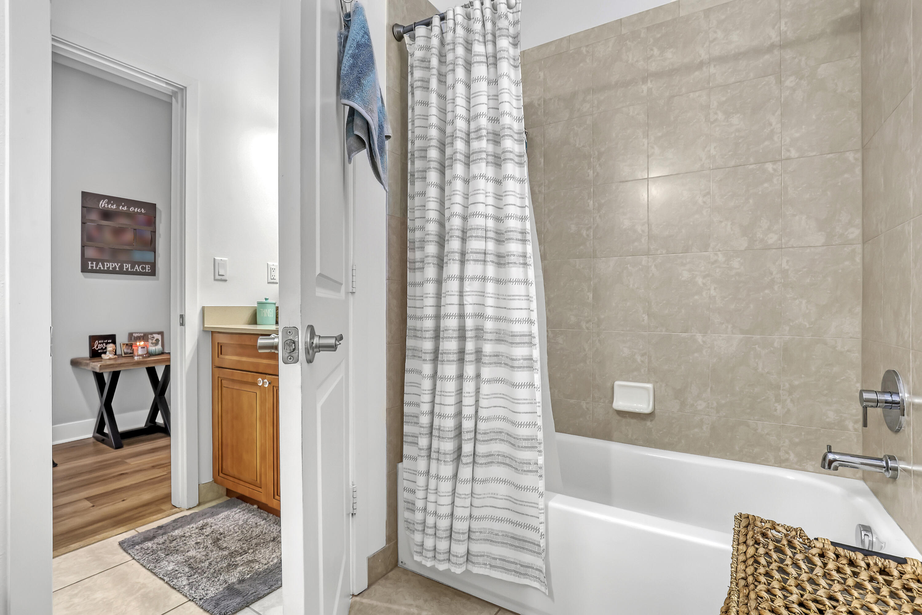 5024 Laurel Oak Riviera Beach, FL 33410