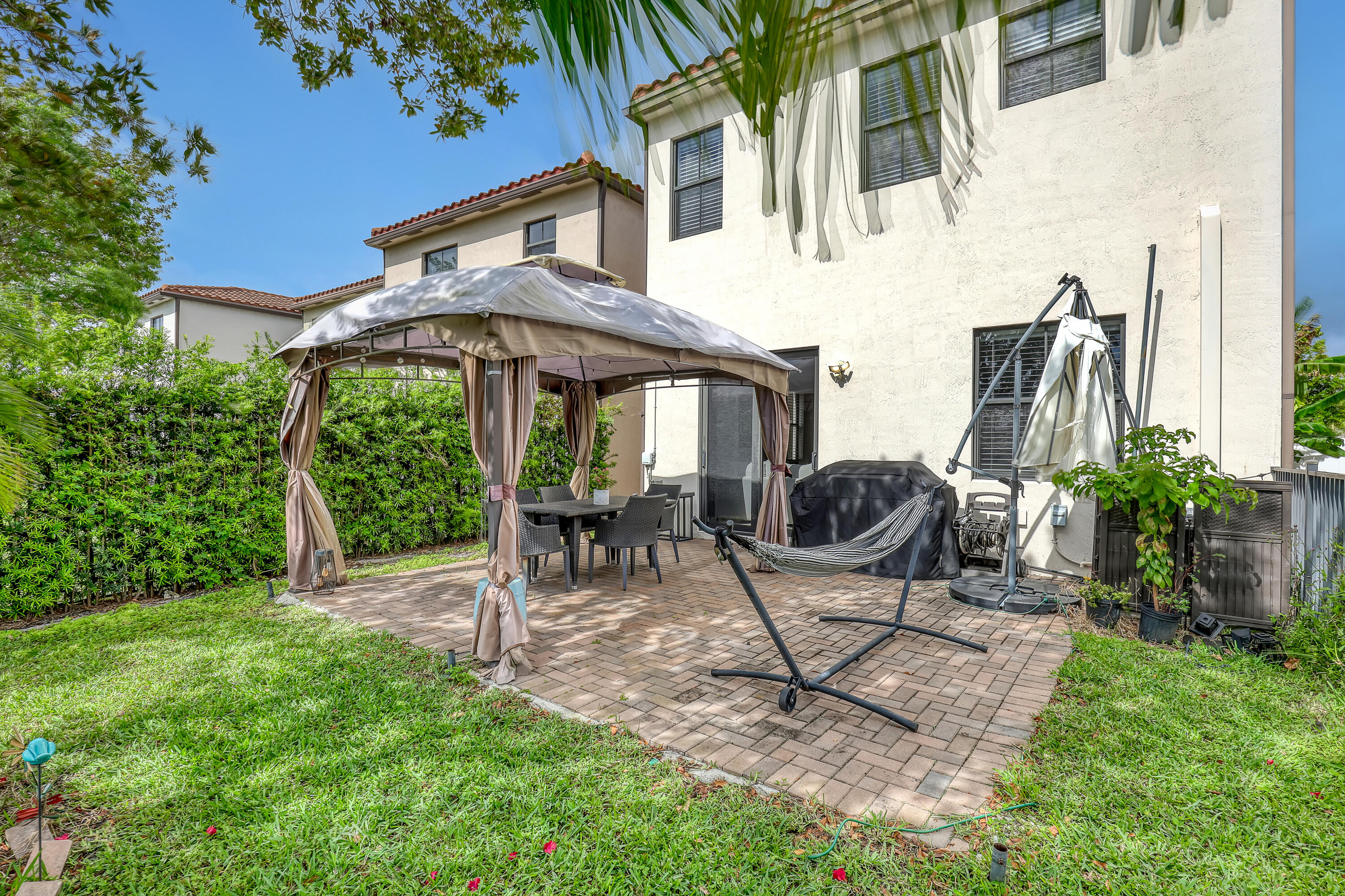5024 Laurel Oak Riviera Beach, FL 33410