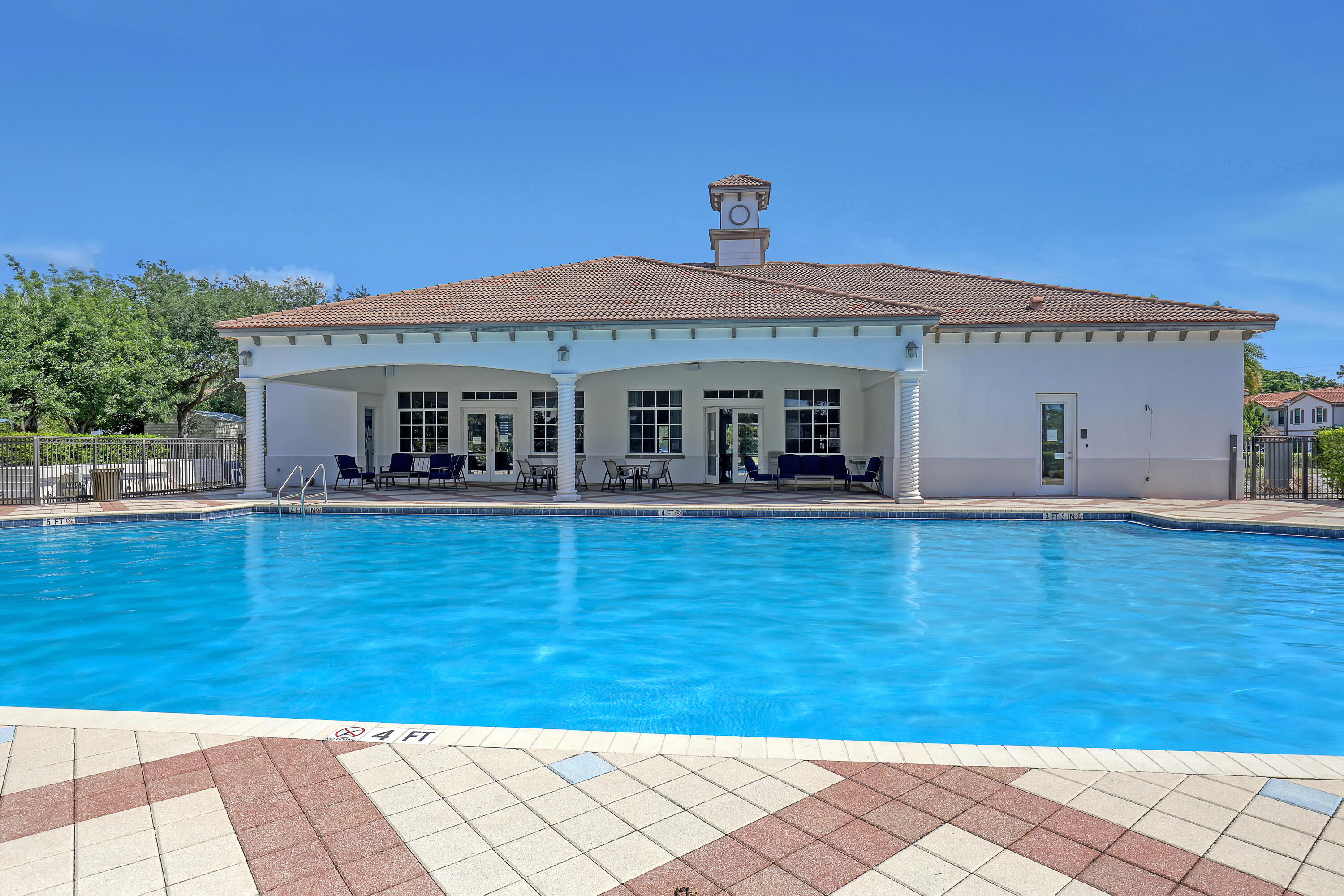 5024 Laurel Oak Riviera Beach, FL 33410