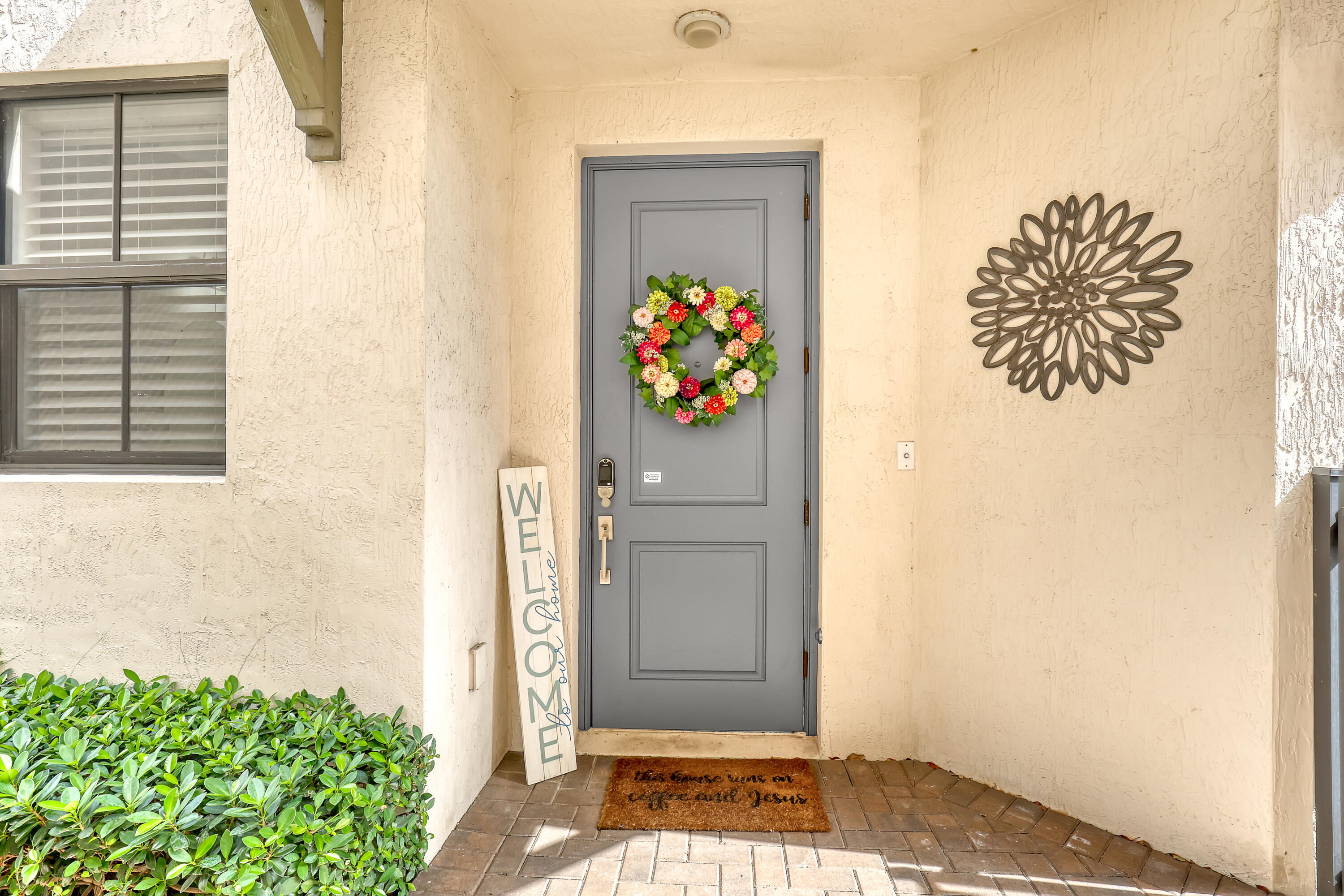 5024 Laurel Oak Riviera Beach, FL 33410