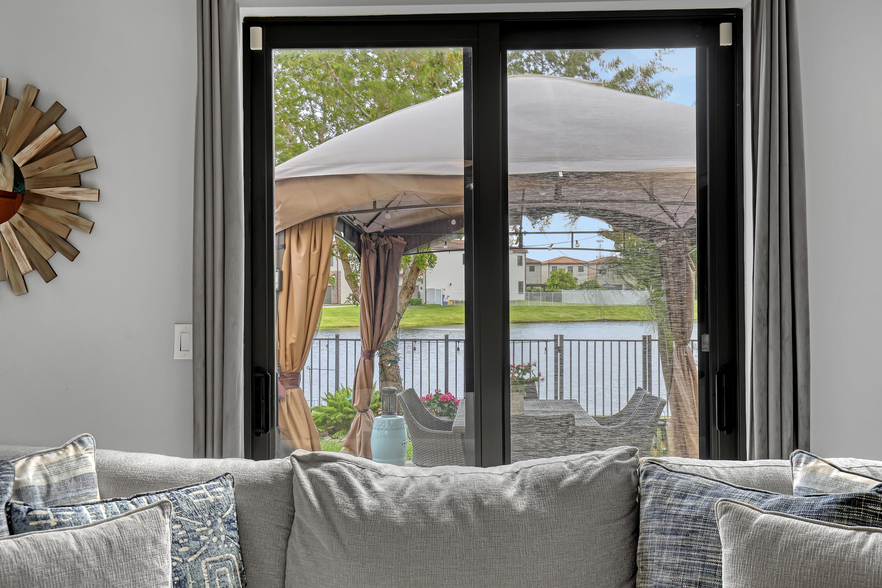 5024 Laurel Oak Riviera Beach, FL 33410