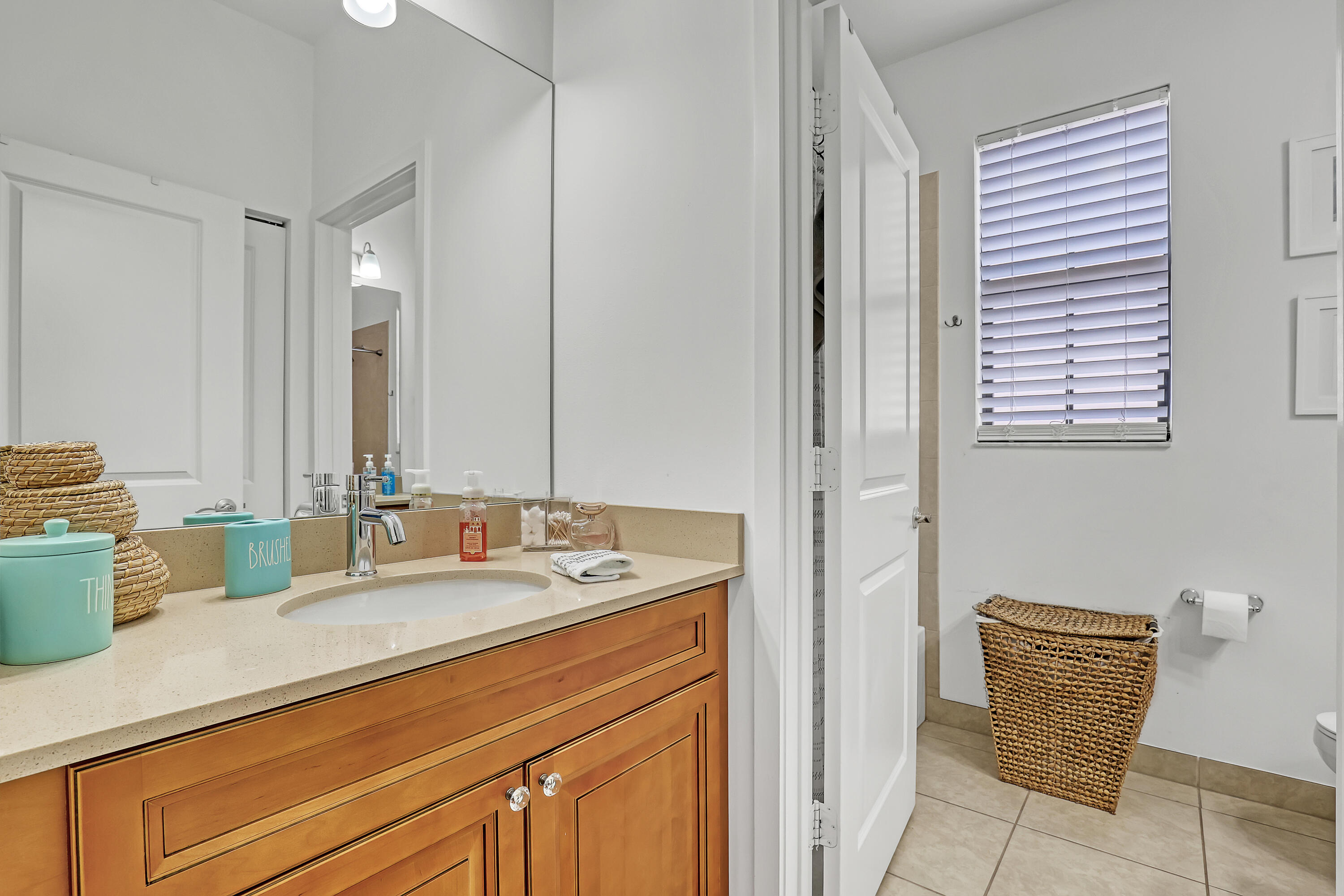 5024 Laurel Oak Riviera Beach, FL 33410