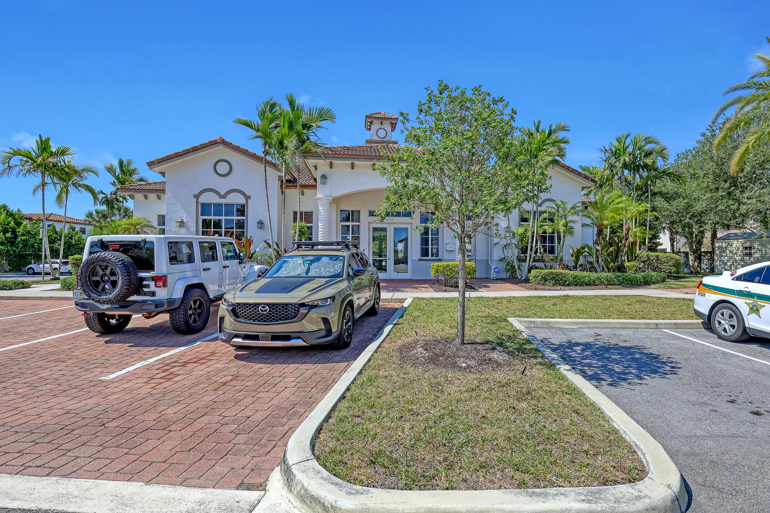 5024 Laurel Oak Riviera Beach, FL 33410
