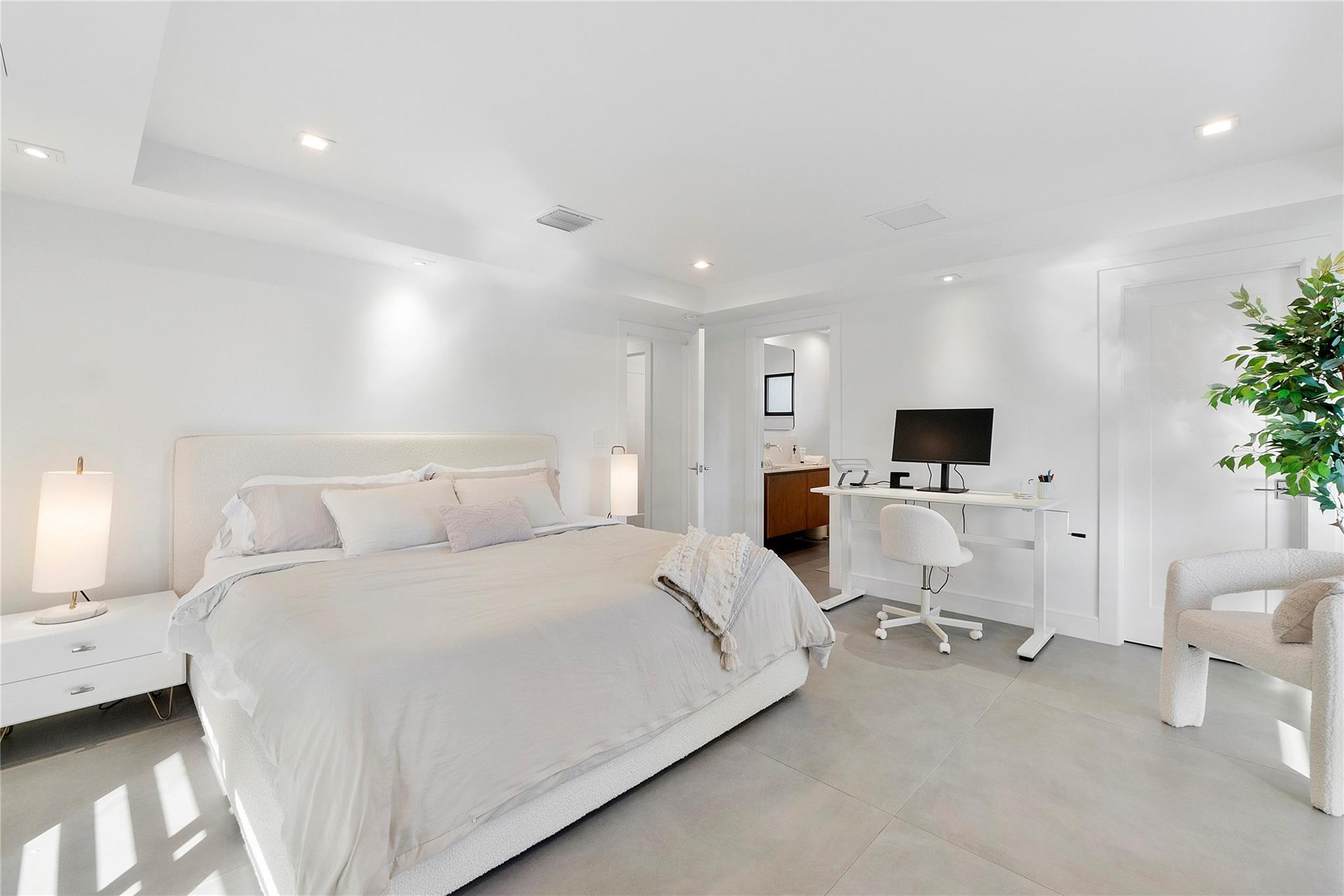 500 NE 14th Fort Lauderdale, FL 33301