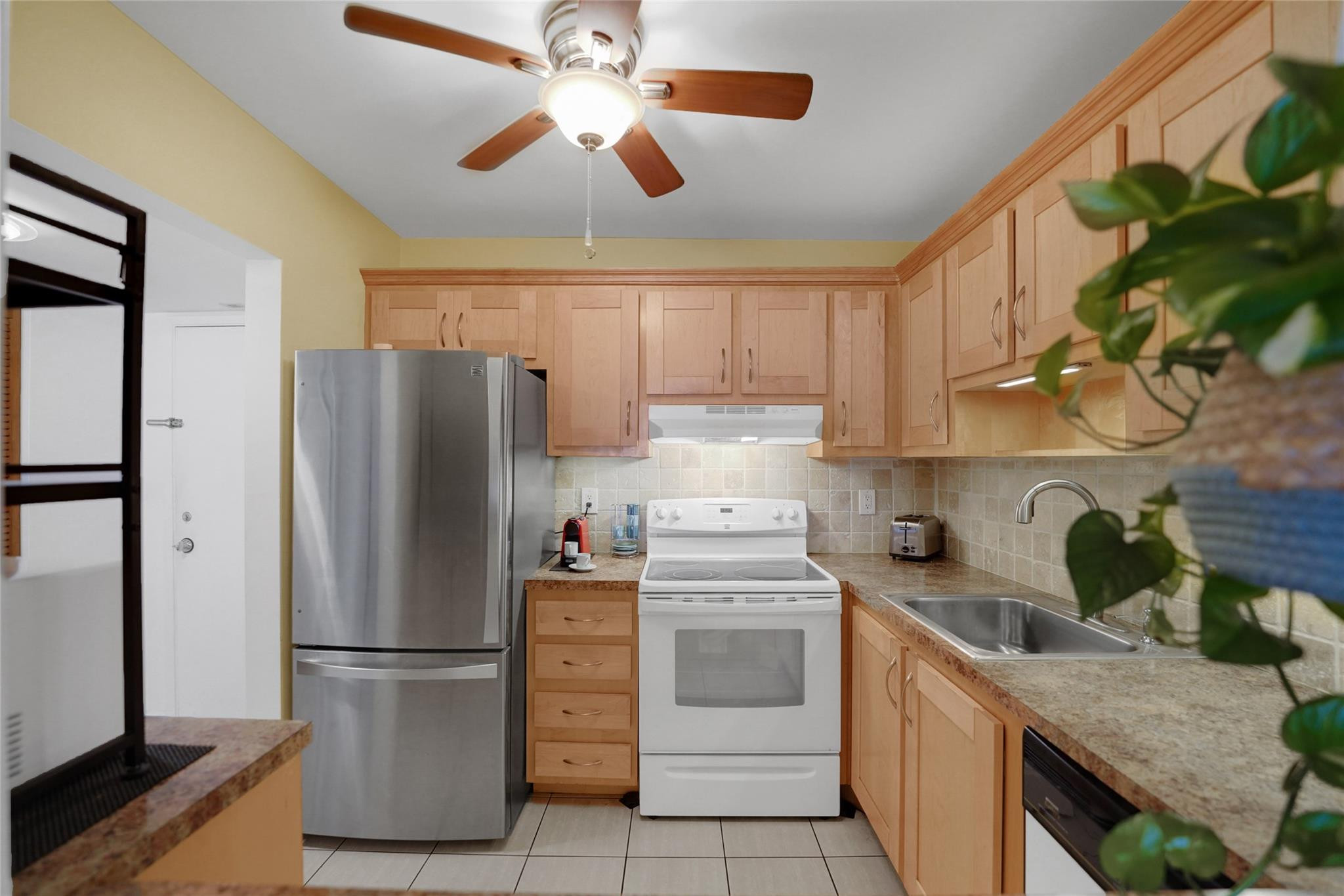 257 S Cypress Rd #401