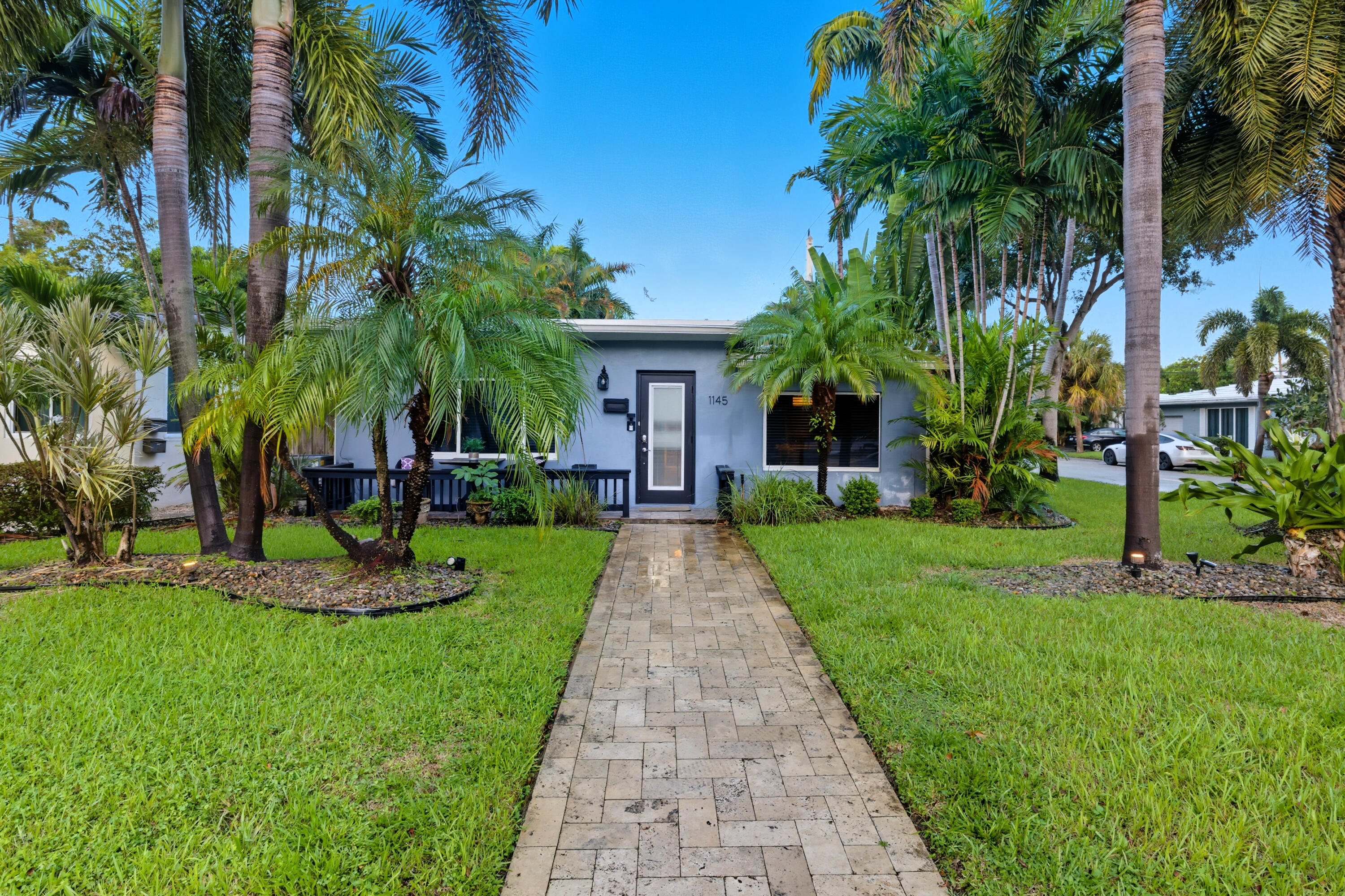 1145 NE 17th #1-2