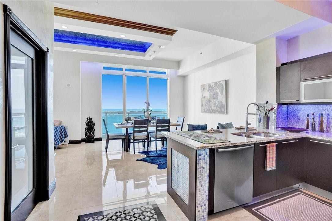 951 Brickell #4308 Miami, FL 33131