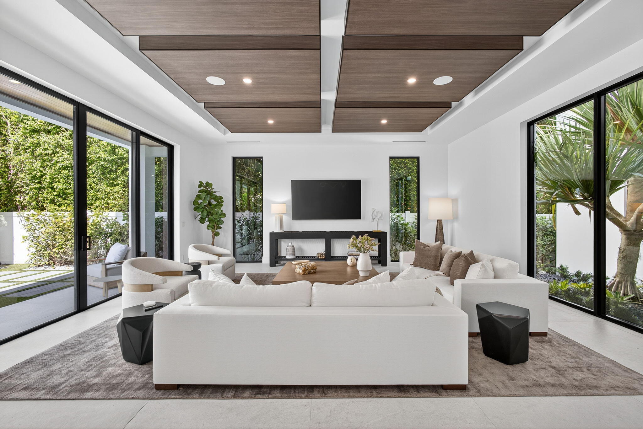 123 Murray West Palm Beach, FL 33405