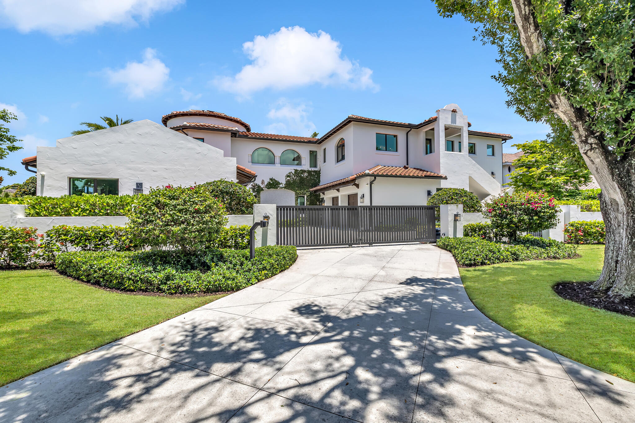 2300 NE 34th Lighthouse Point, FL 33064