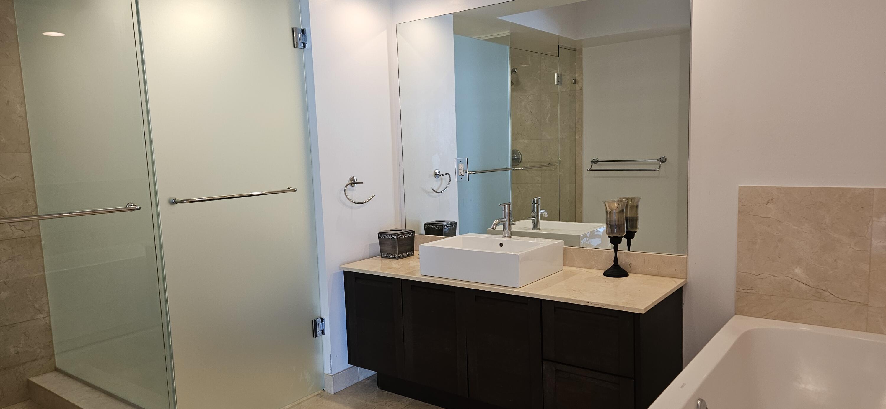 image St Tropez Sunny Isles24