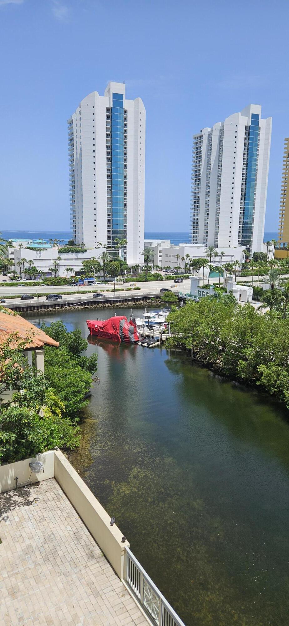 image St Tropez Sunny Isles30