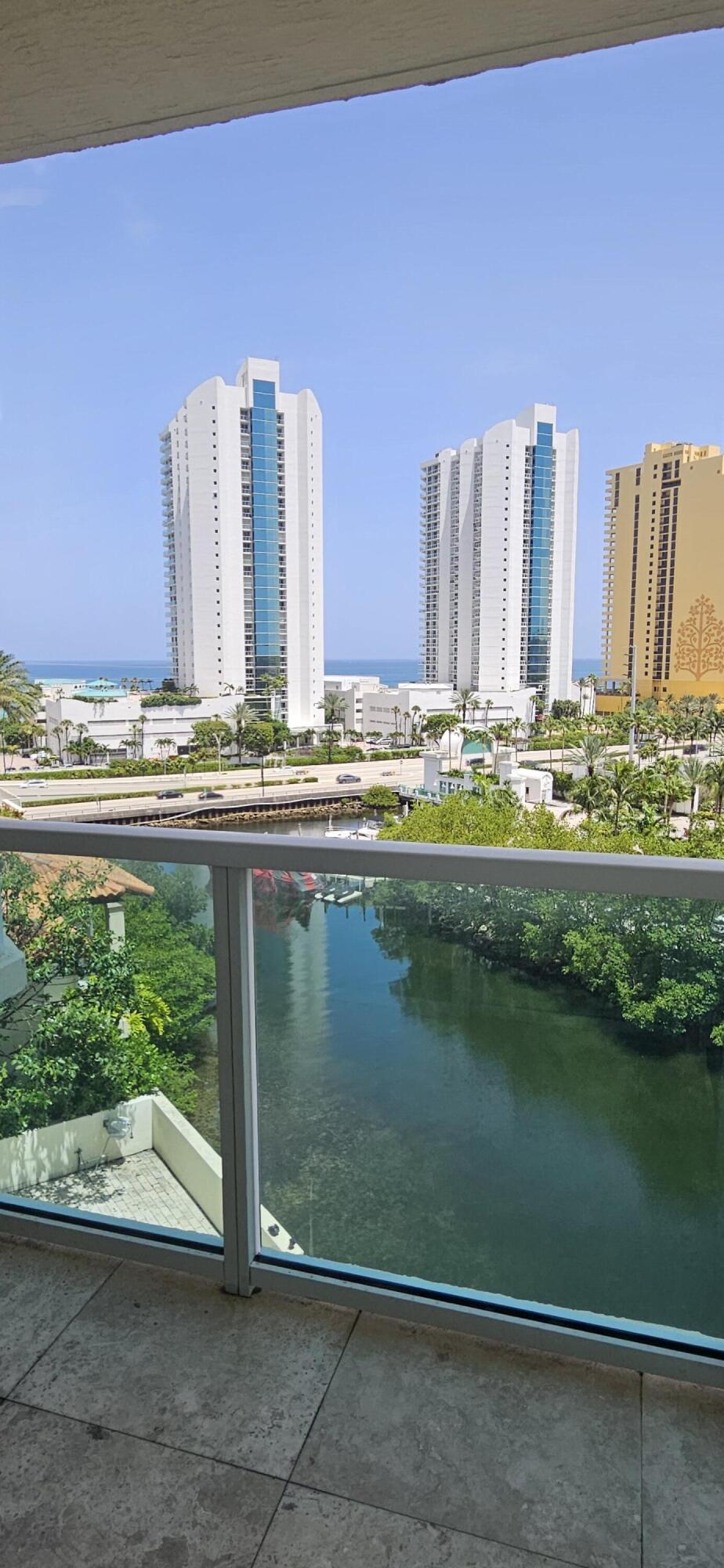 image St Tropez Sunny Isles31