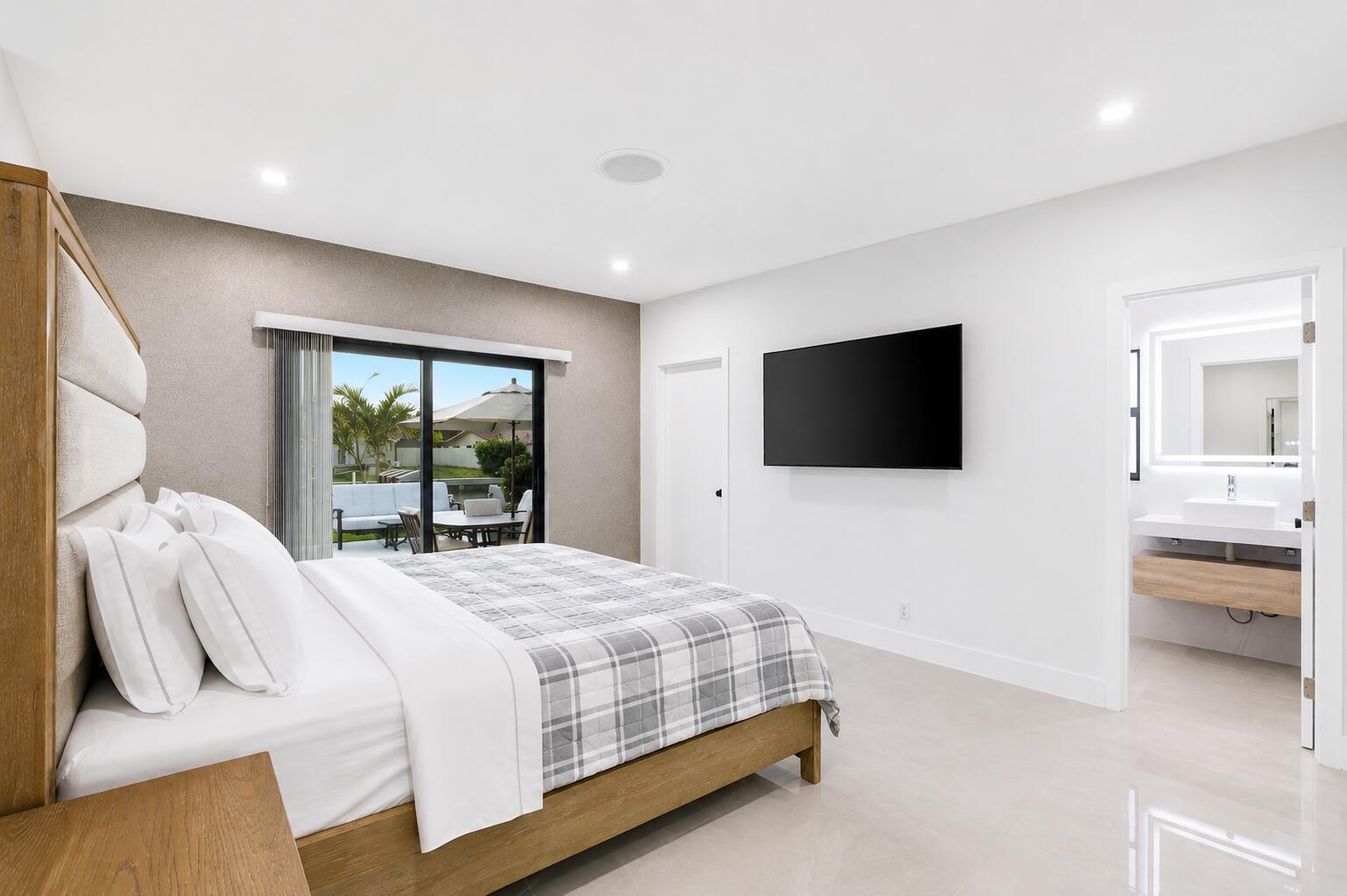 5641 Bayview Fort Lauderdale, FL 33308