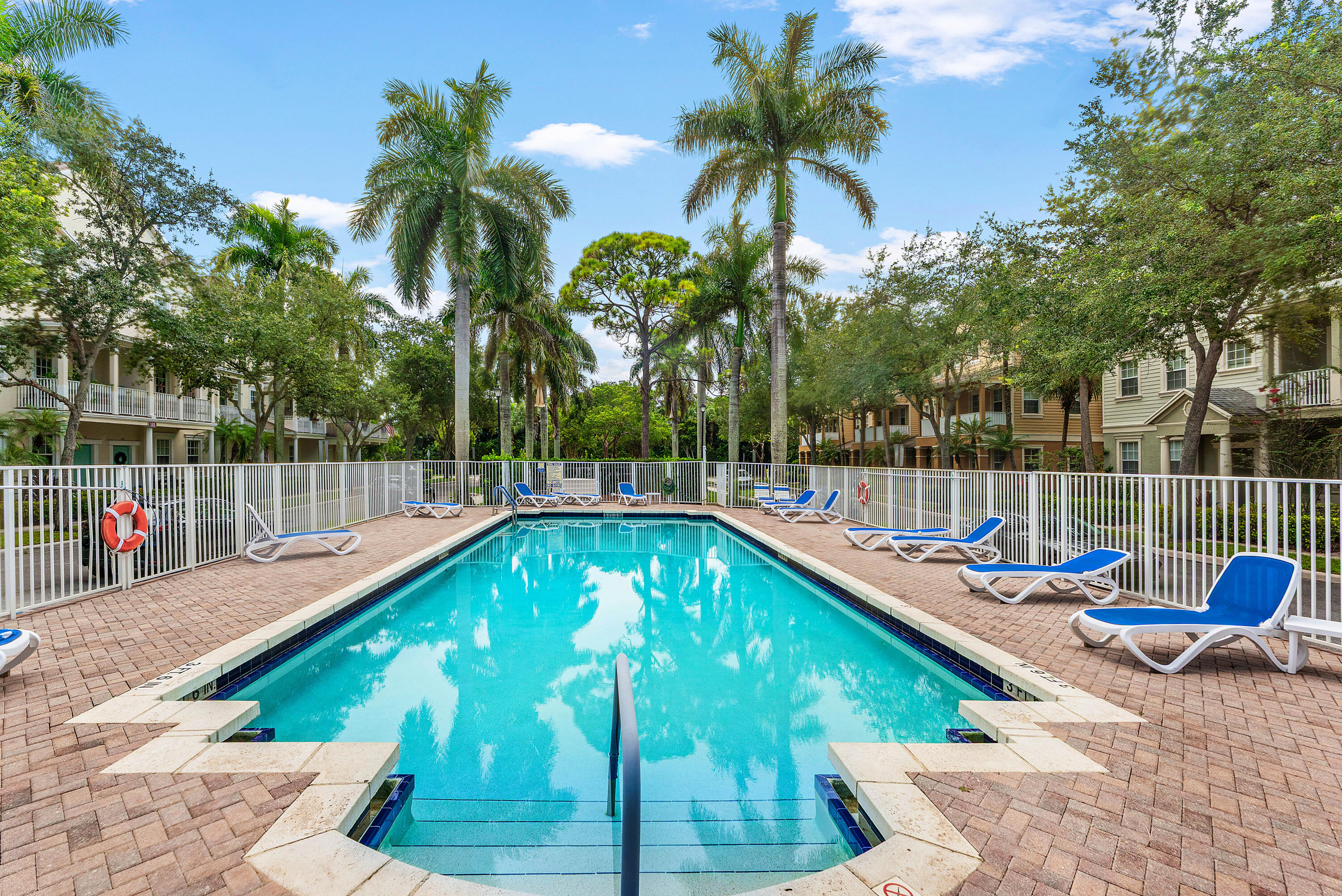 341 Indian Crk Pkwy #103 Jupiter, FL 33458