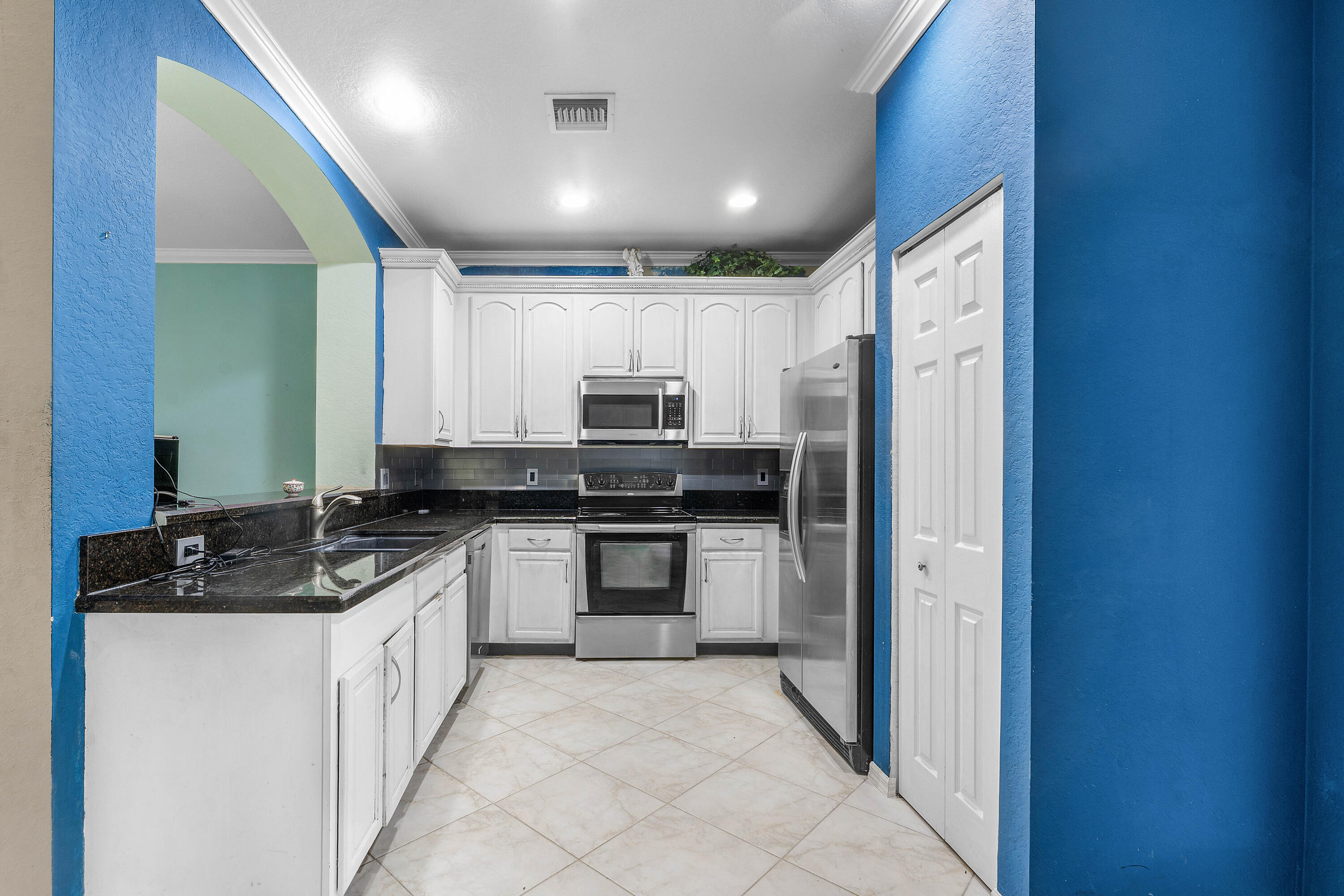 341 Indian Crk Pkwy #103 Jupiter, FL 33458