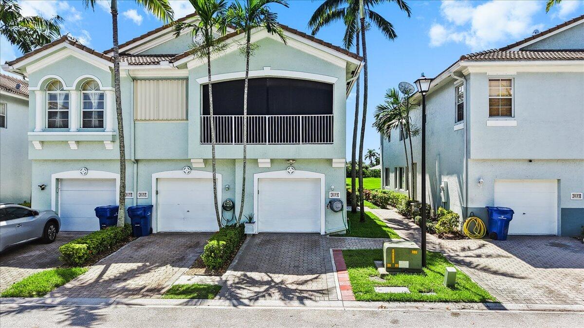 3175 Laurel Rdg Cir