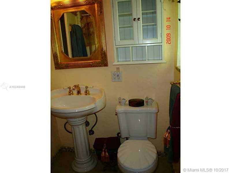 9324 Abbott Ave Surfside, FL 33154