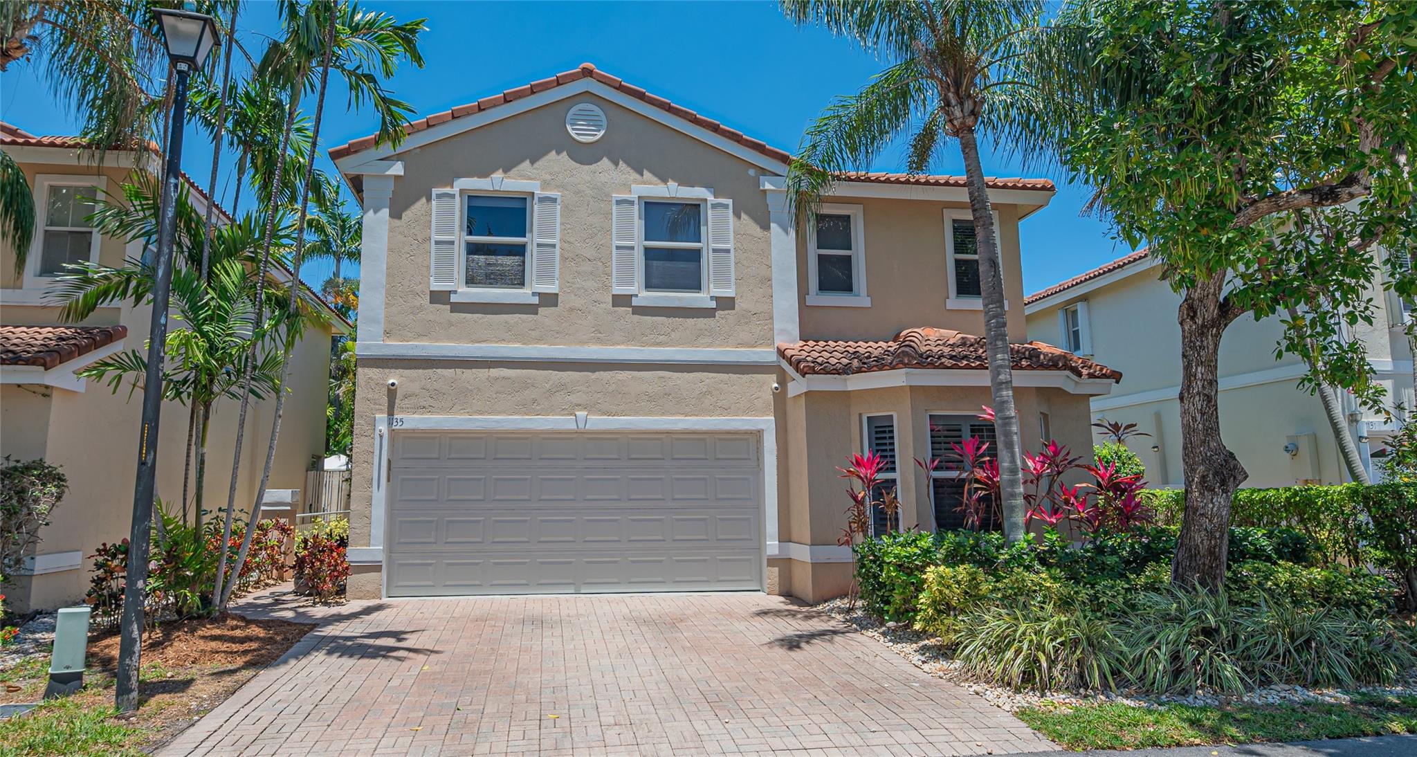 1135 W Lake St,Hollywood, FL 33019